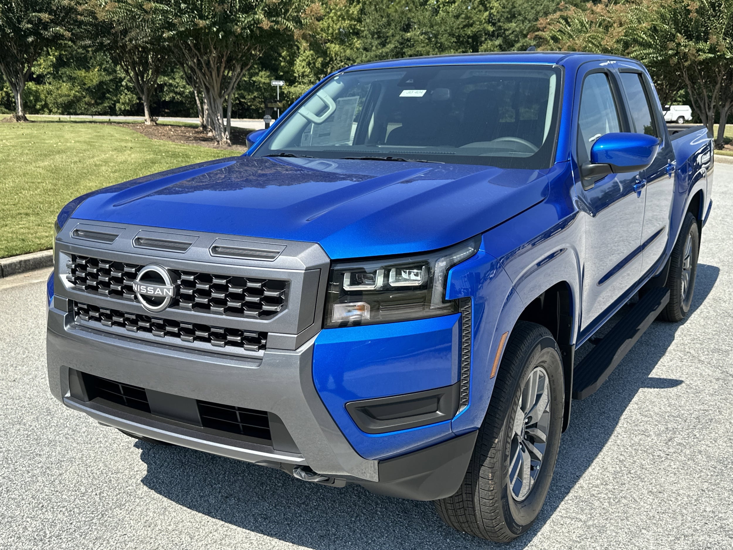 2026 Nissan Frontier SV's photo