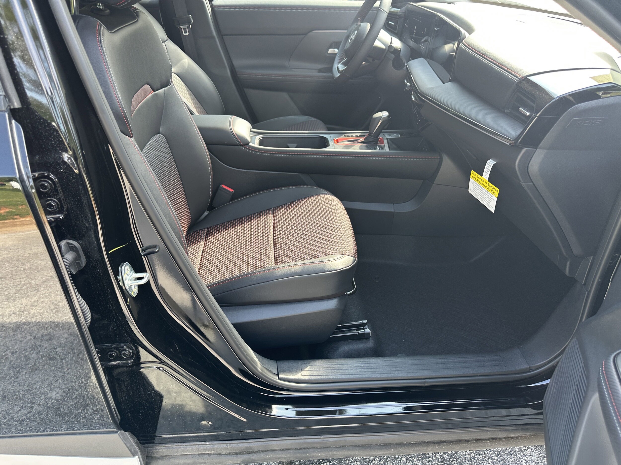2025 Nissan Kicks SR AWD - Photo 13