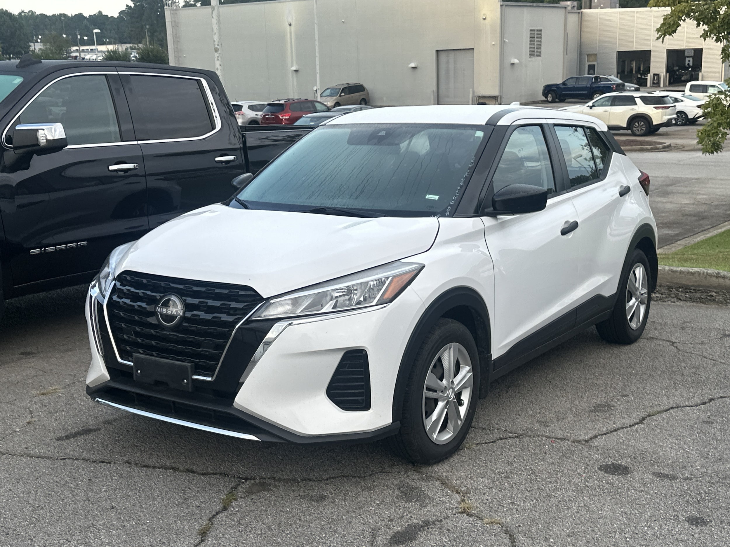 2023 Nissan Kicks