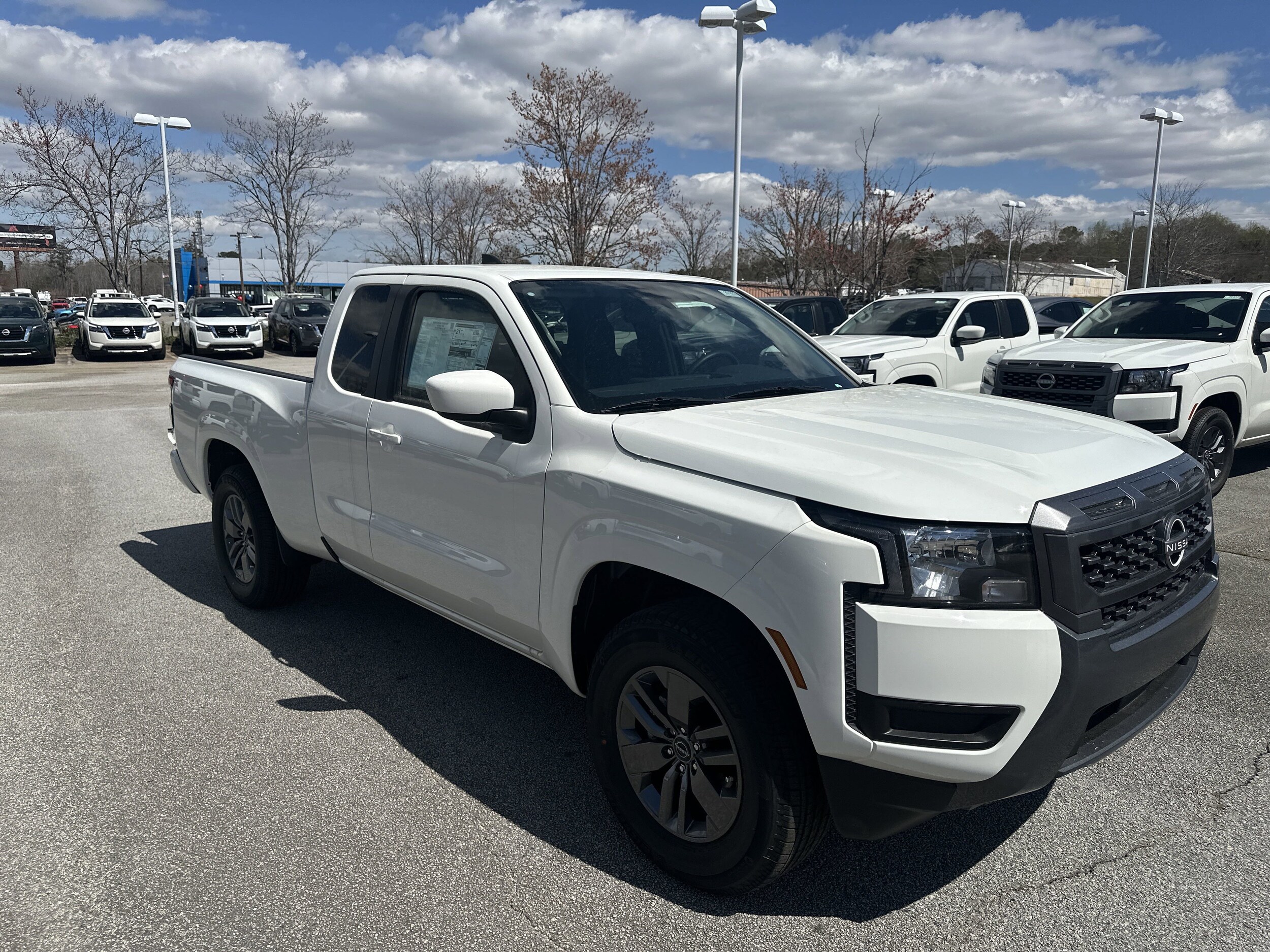 2025 Nissan Frontier SV photo 3