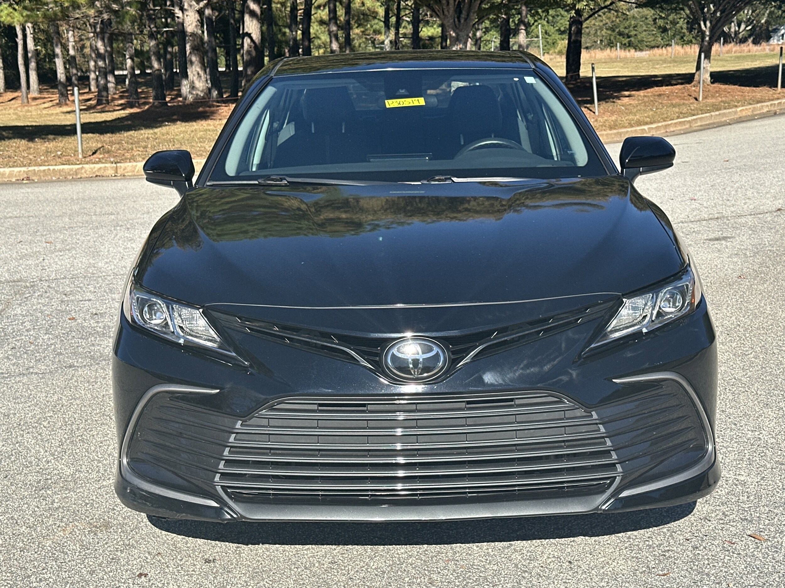 2022 Toyota Camry LE photo 2