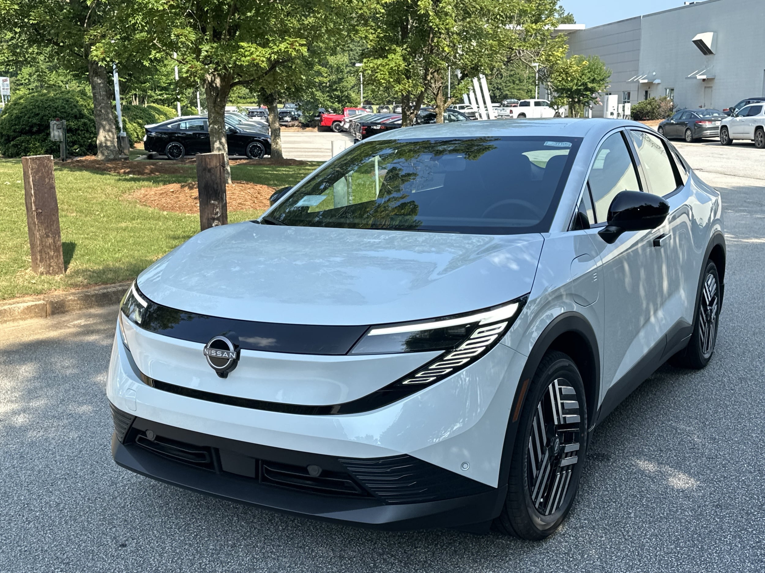 2026 Nissan Leaf SV+'s photo