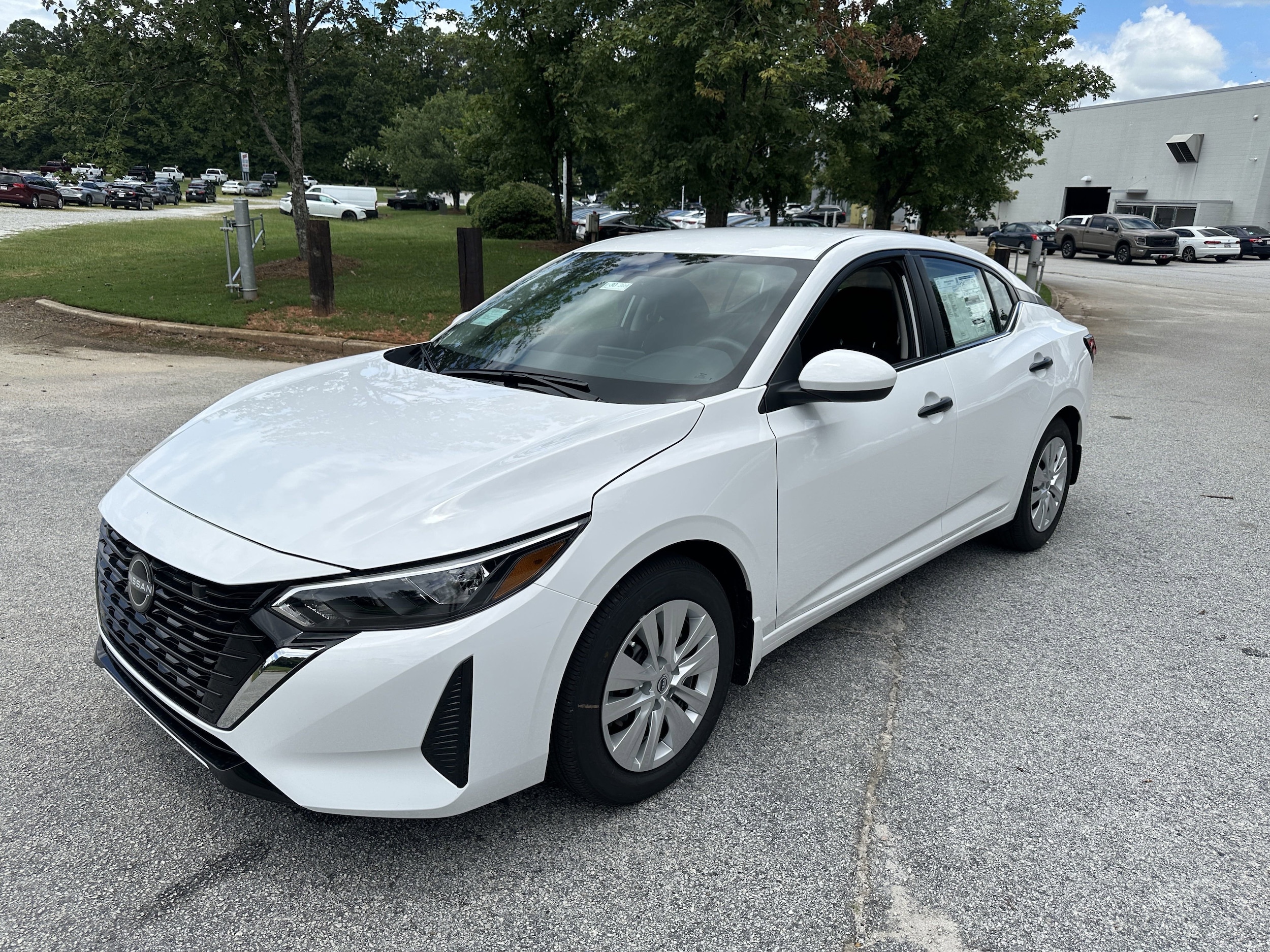 2025 Nissan Sentra S's photo