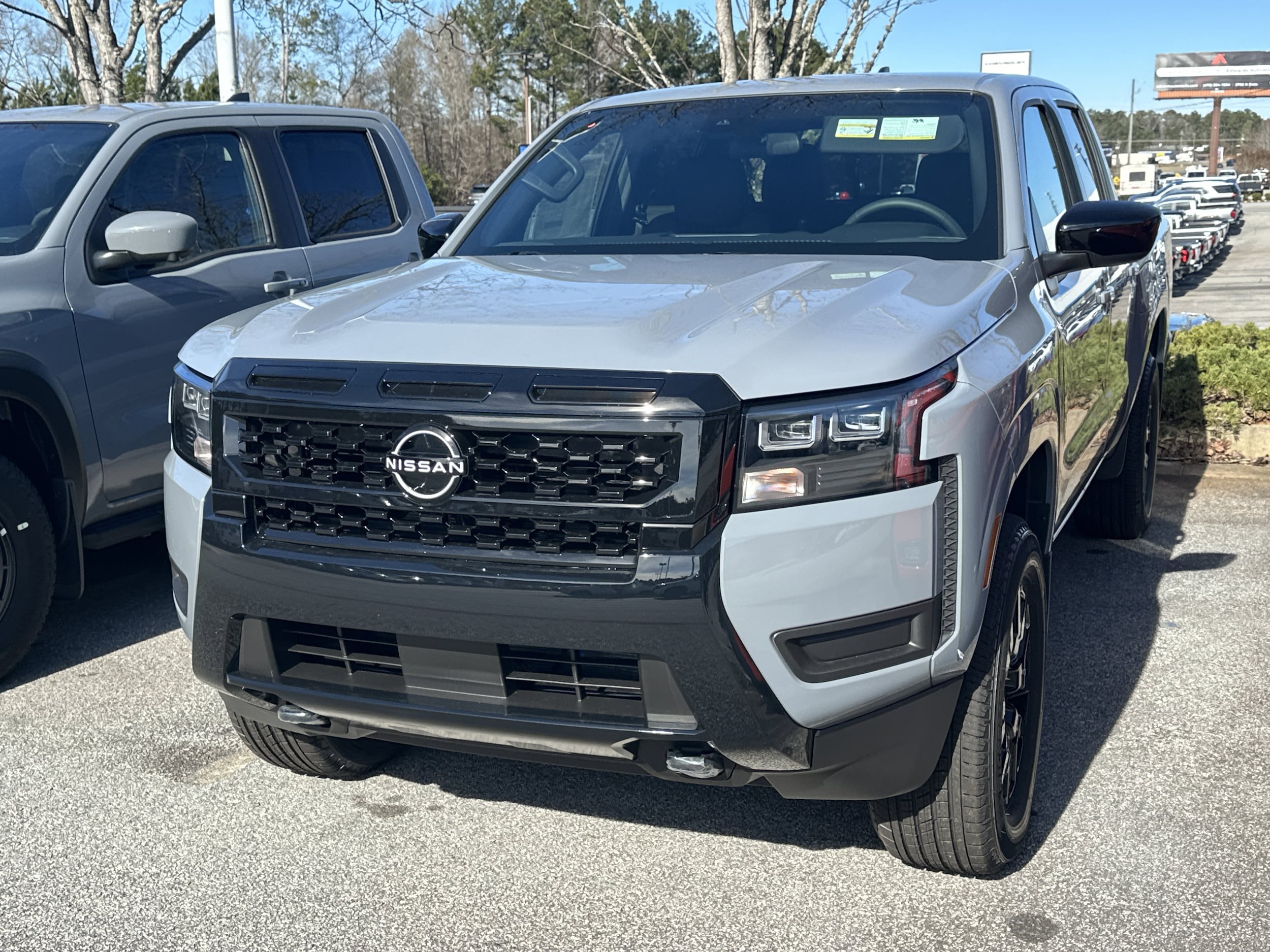 2026 Nissan Frontier SV's photo