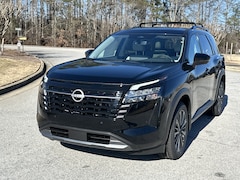 2026 Nissan Pathfinder SL SUV