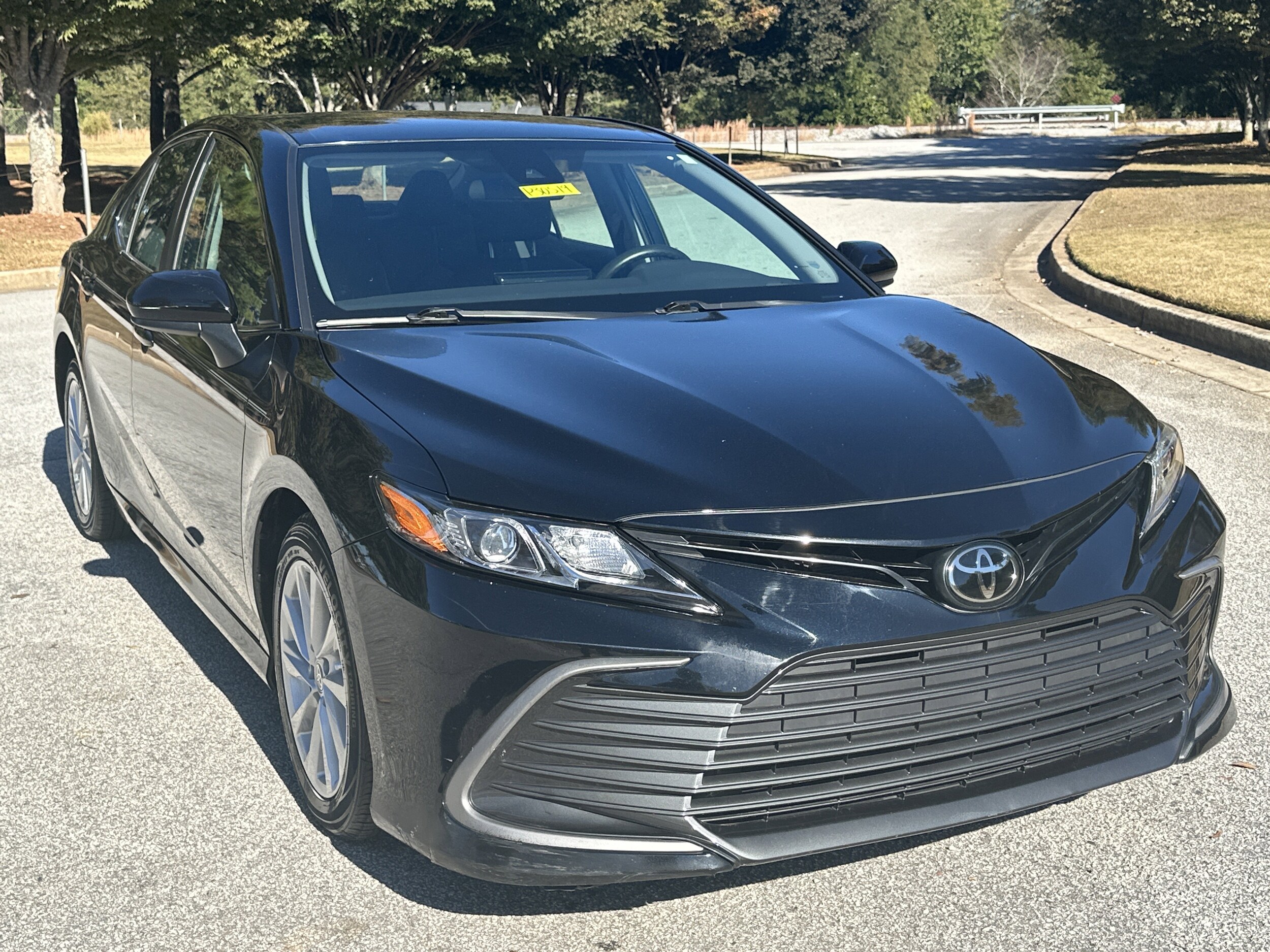 2022 Toyota Camry LE photo 3