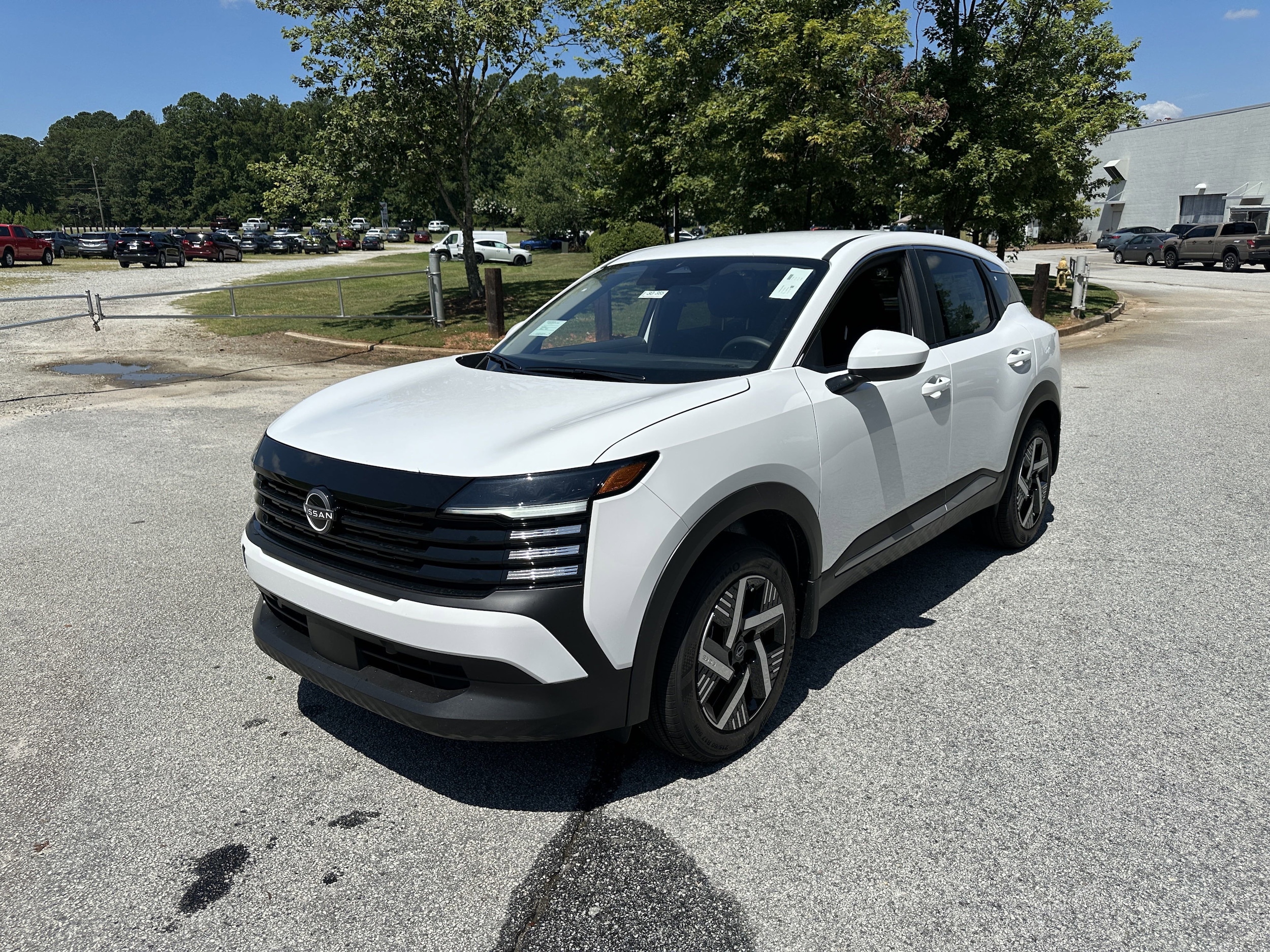 2025 Nissan Kicks SV's photo
