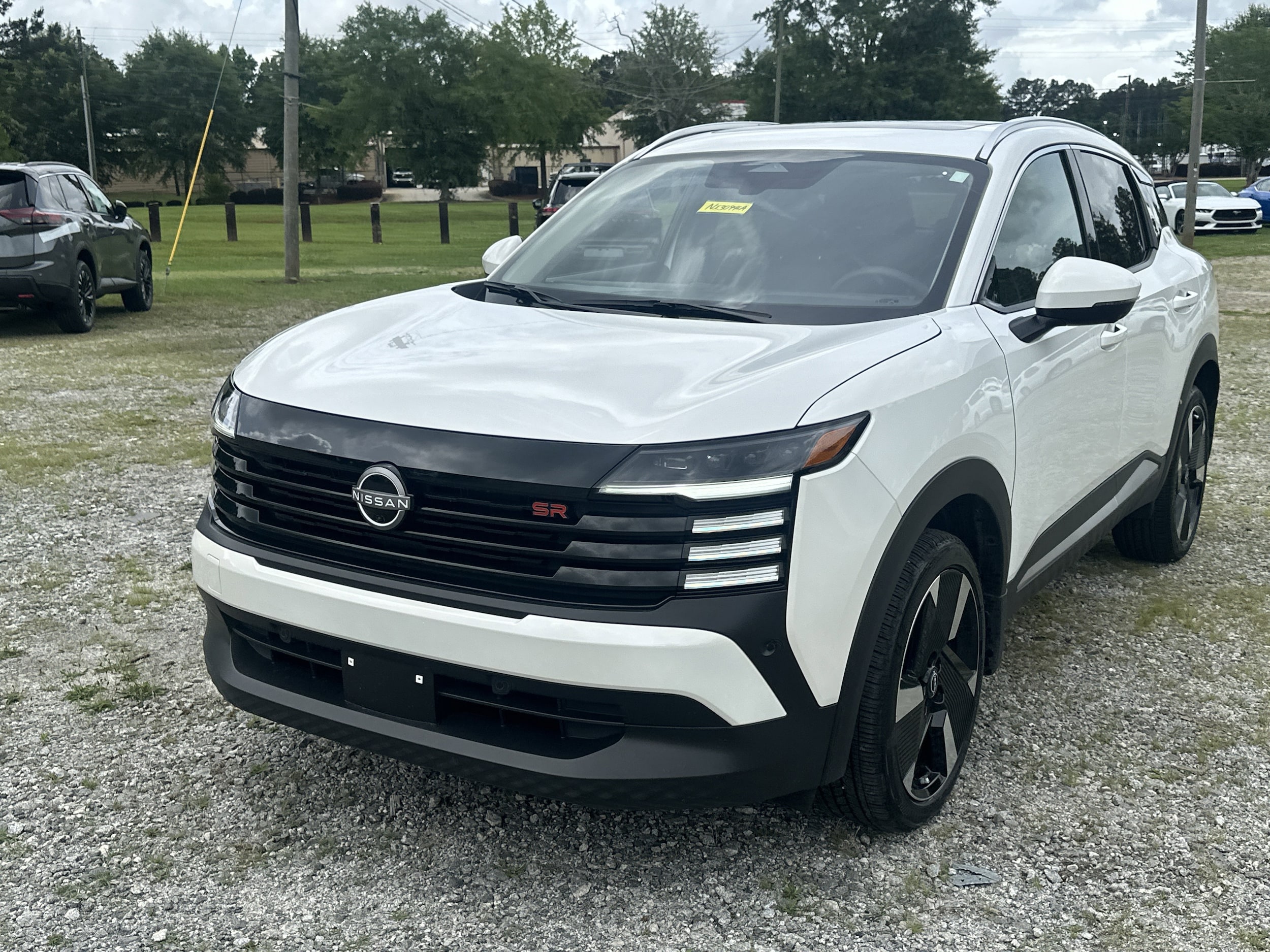 2025 Nissan Kicks 2.0 SR's photo