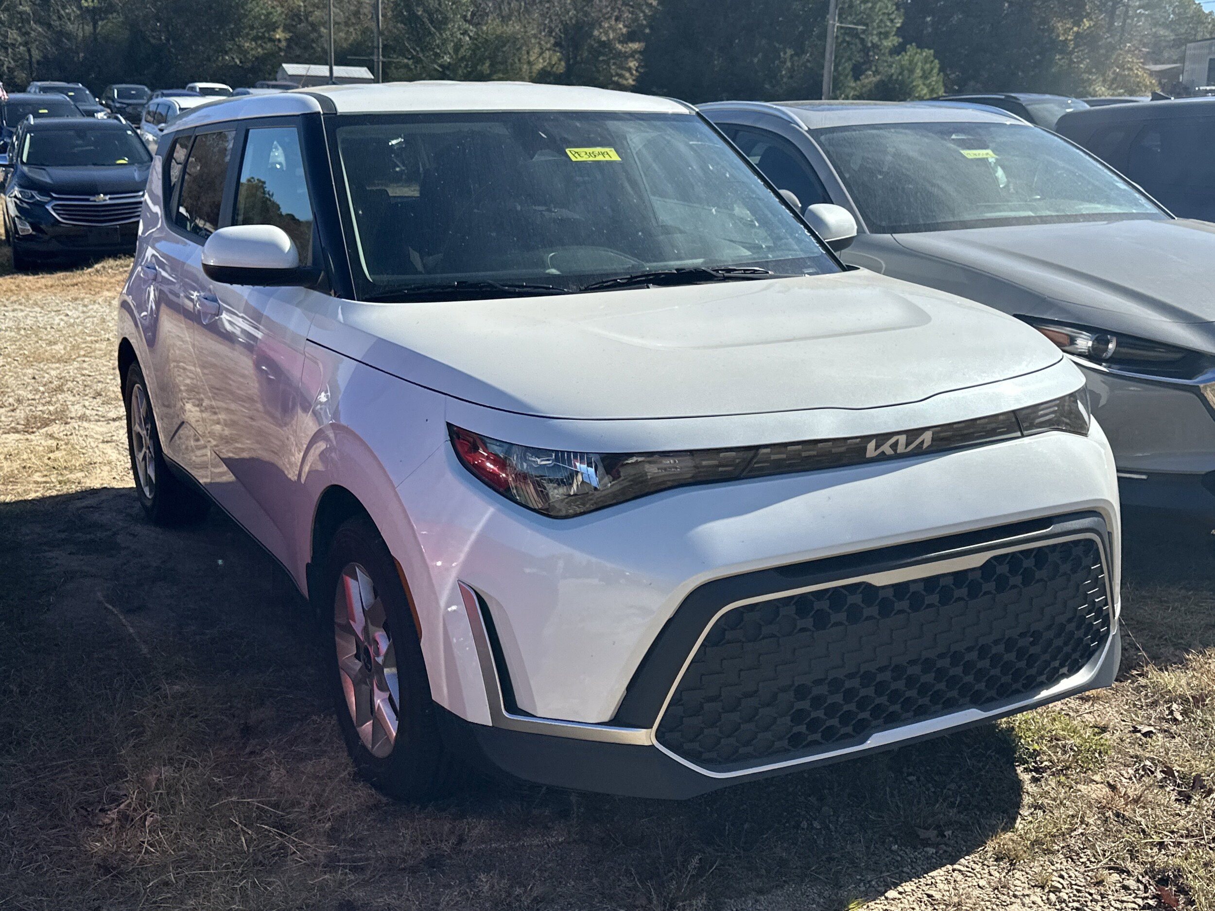 2023 Kia Soul LX photo 3