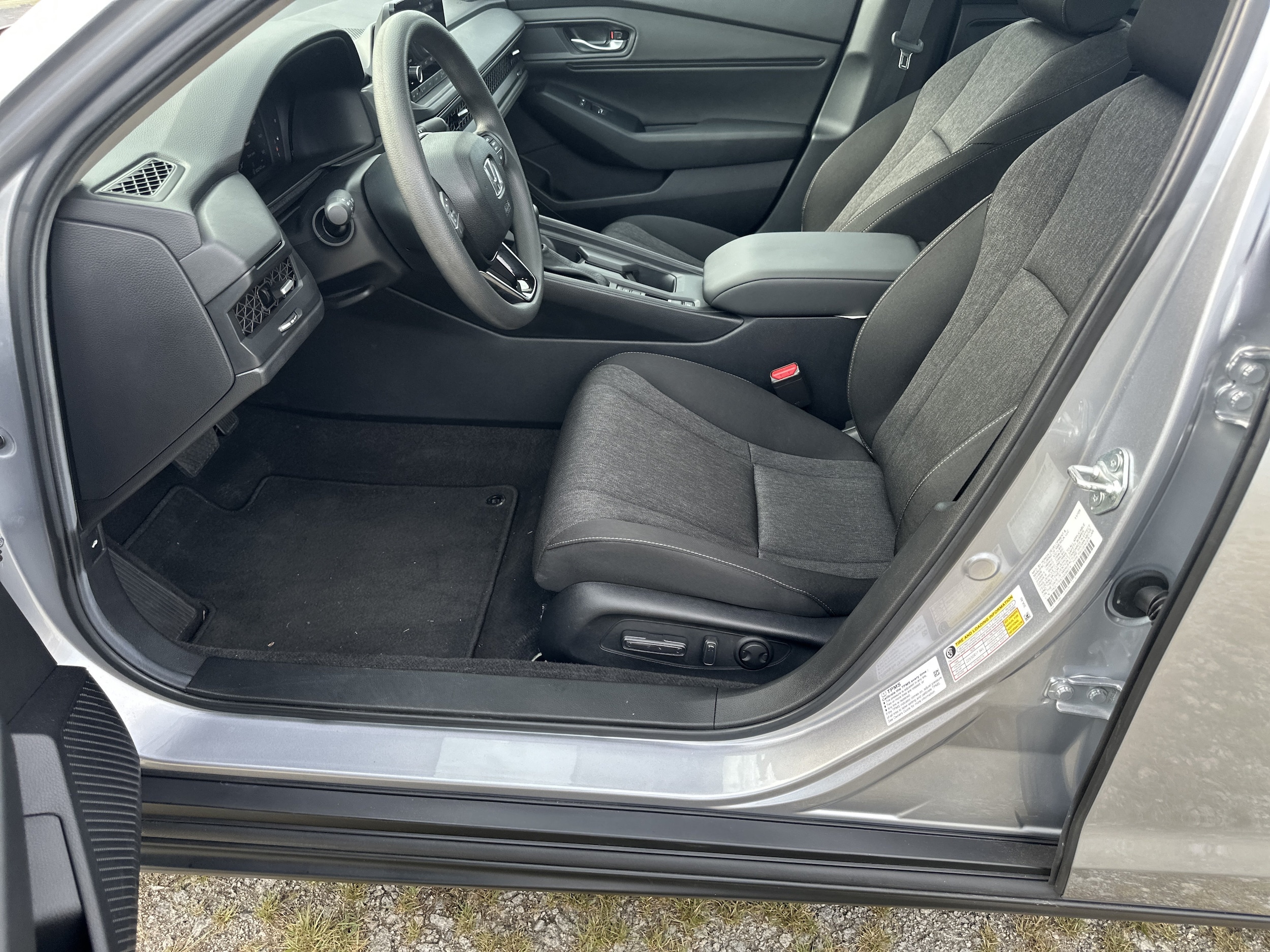 2025 Honda Accord SE - Photo 9