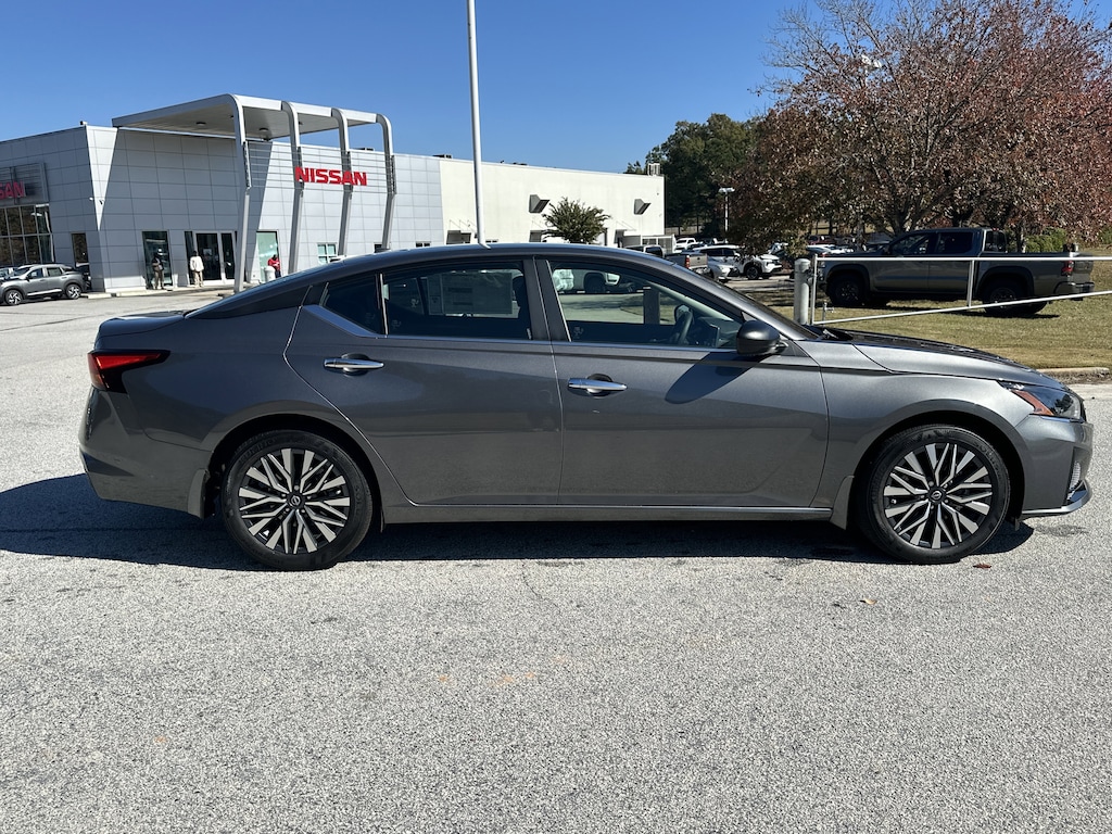 New 2025 Nissan Altima 2.5 SV Sedan