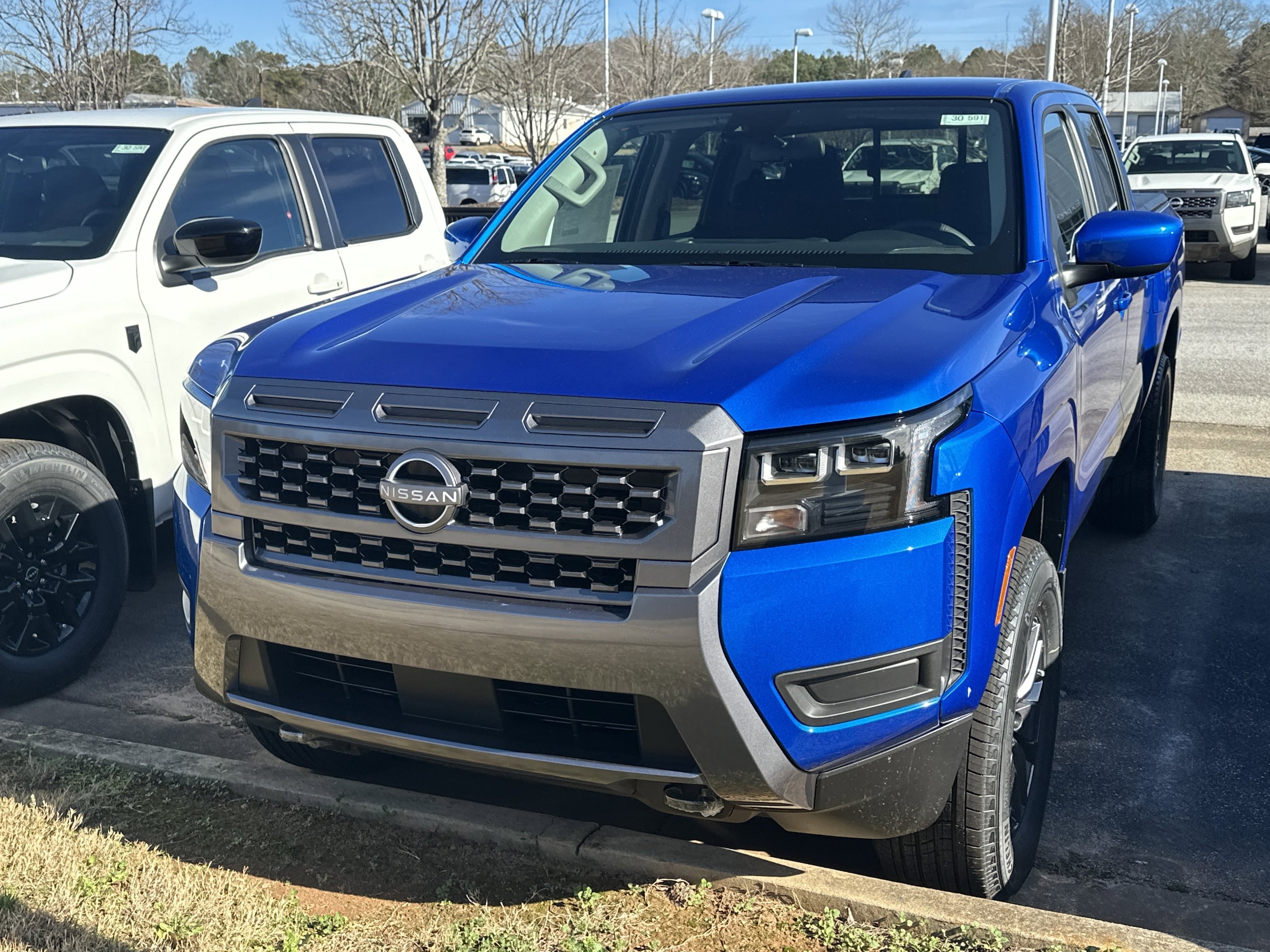 2026 Nissan Frontier SV's photo