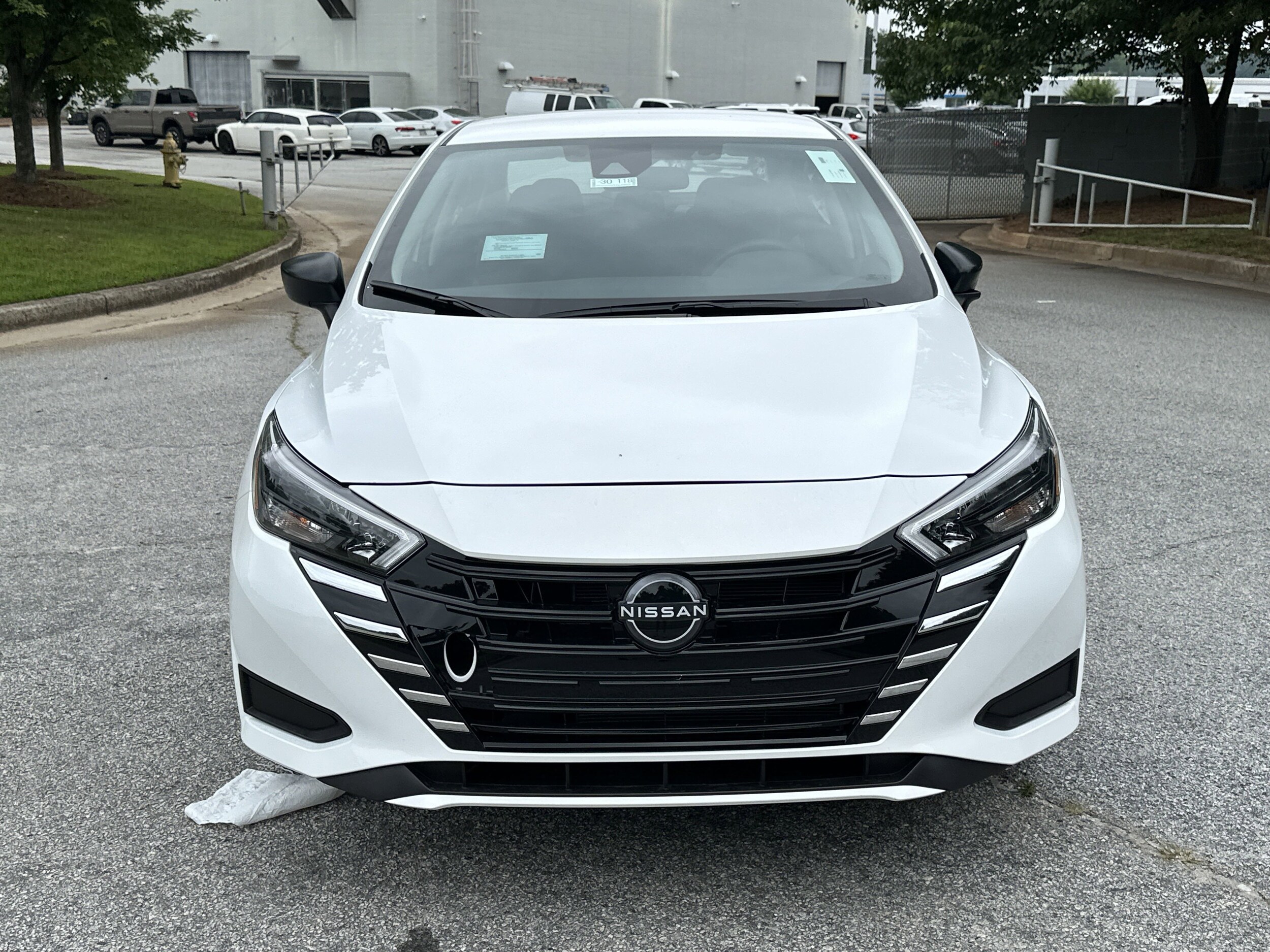 2025 Nissan Versa 1.6 S photo 2