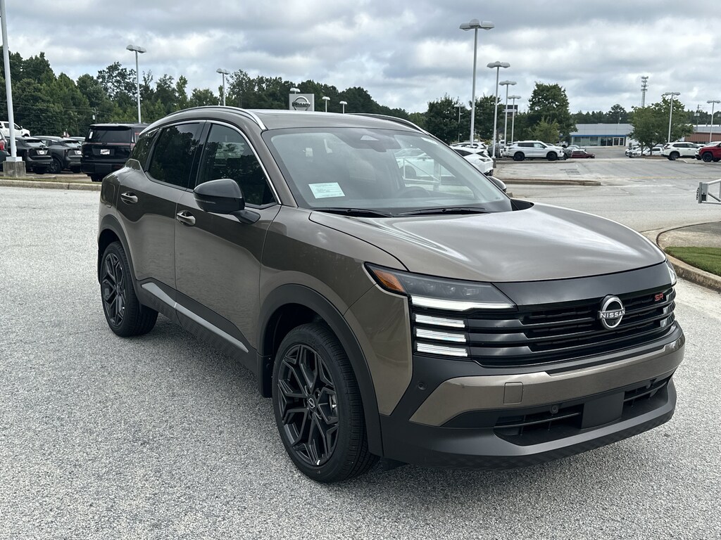 New 2026 Nissan Kicks SR SUV