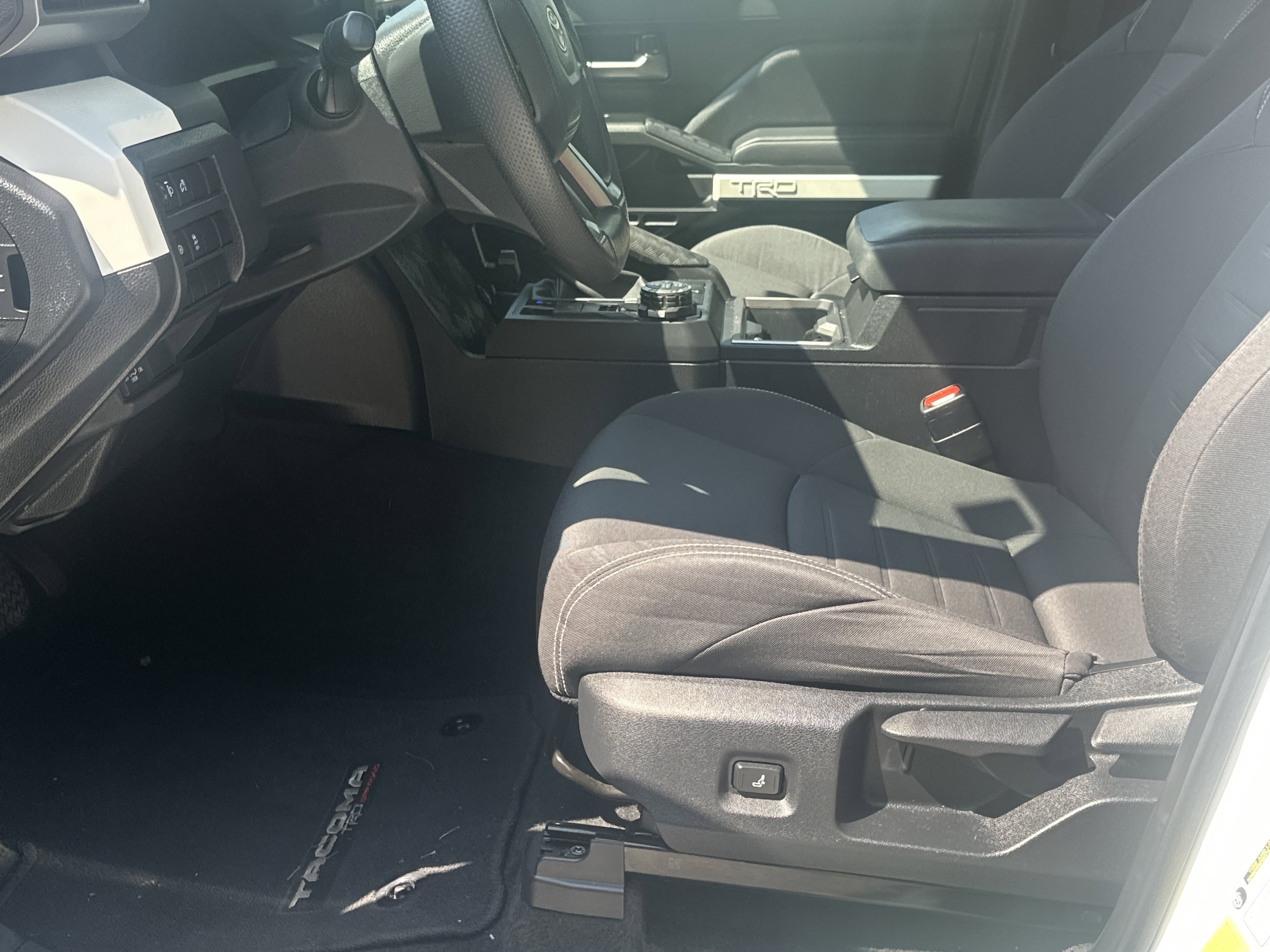 2024 Toyota Tacoma TRD Off Road - Photo 9