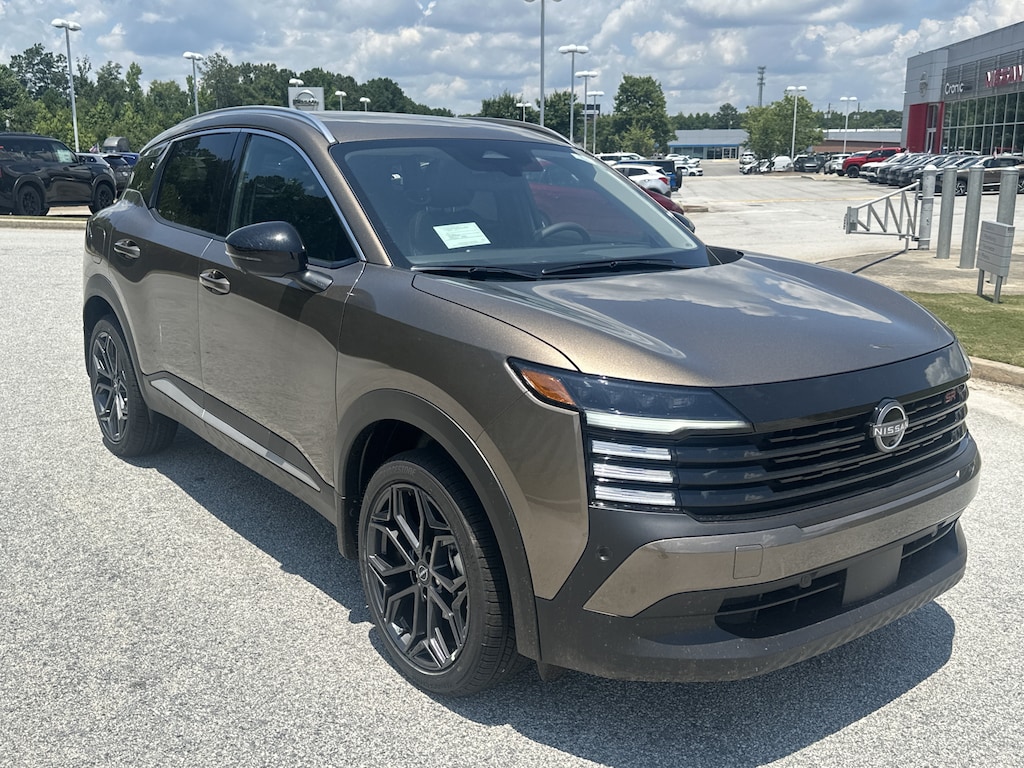 New 2026 Nissan Kicks SR SUV