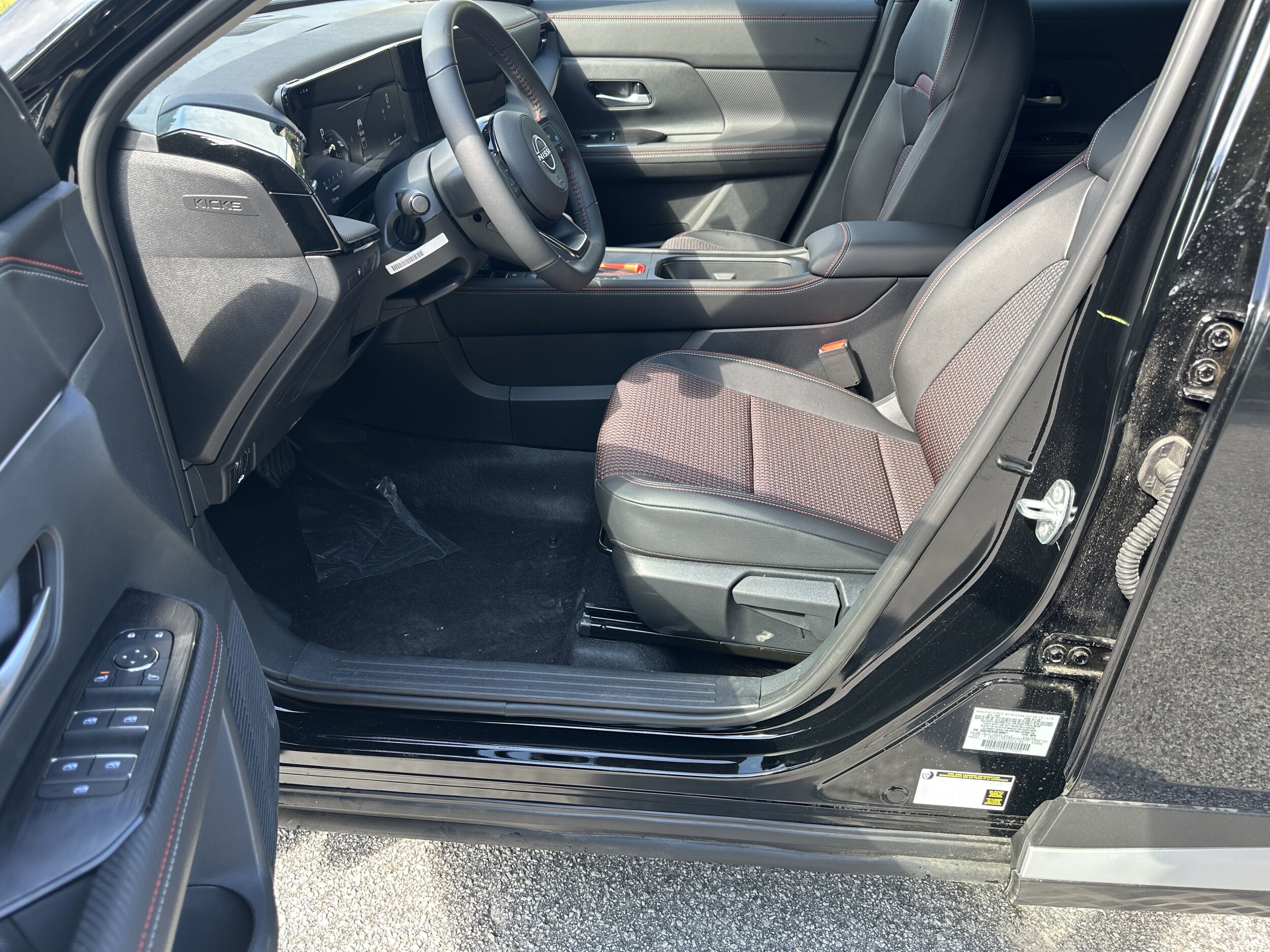 2025 Nissan Kicks SR AWD - Photo 9