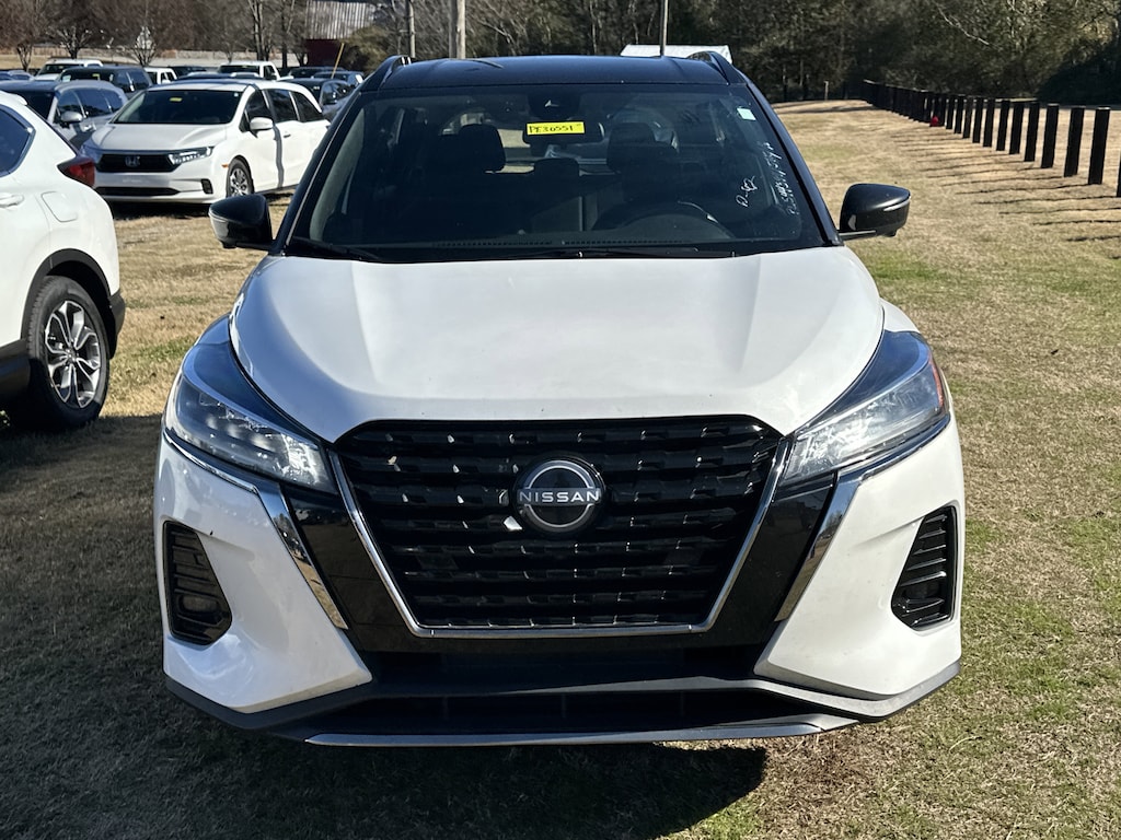 Used 2023 Nissan Kicks SR SUV