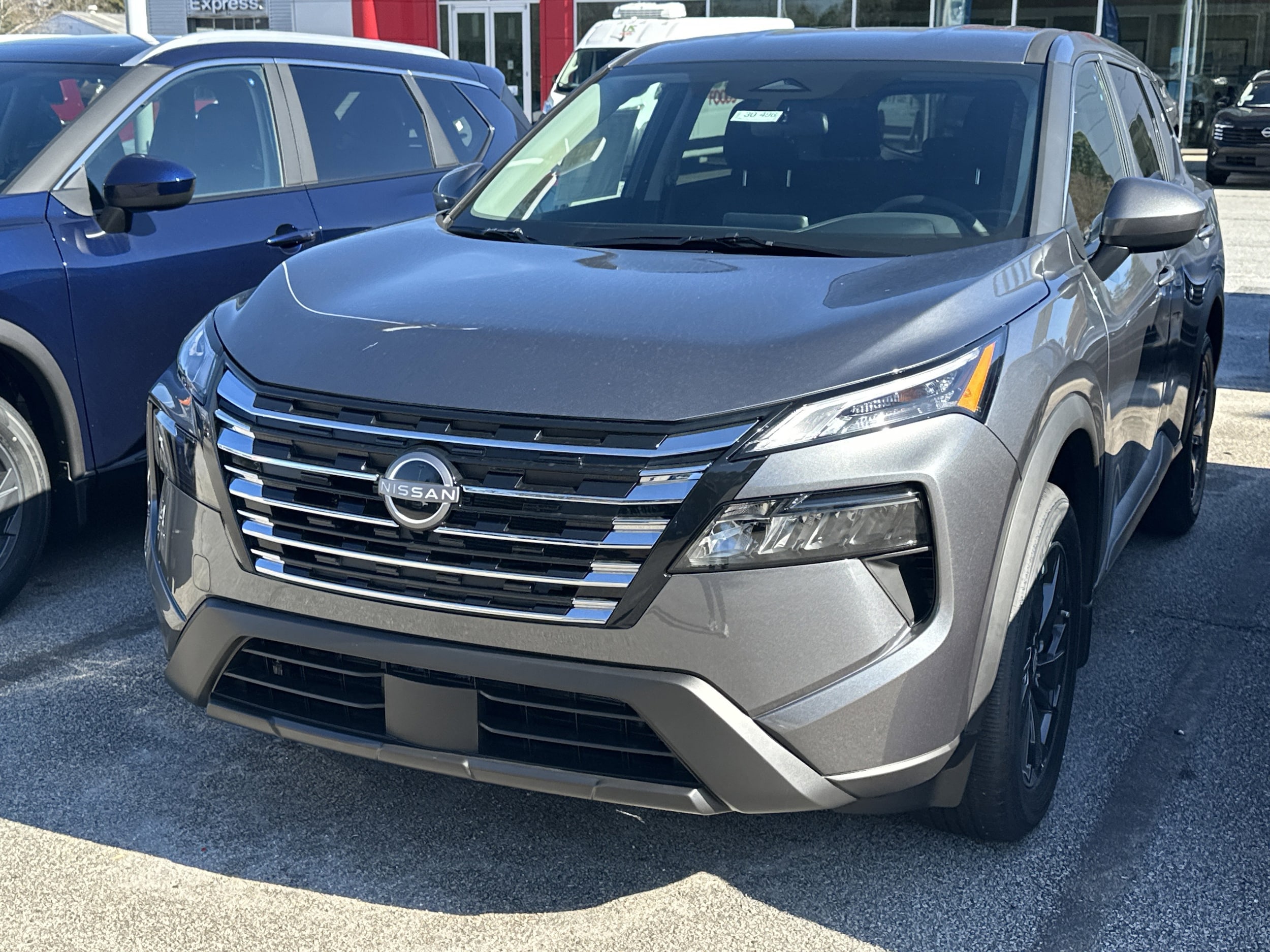 2026 Nissan Rogue SV's photo