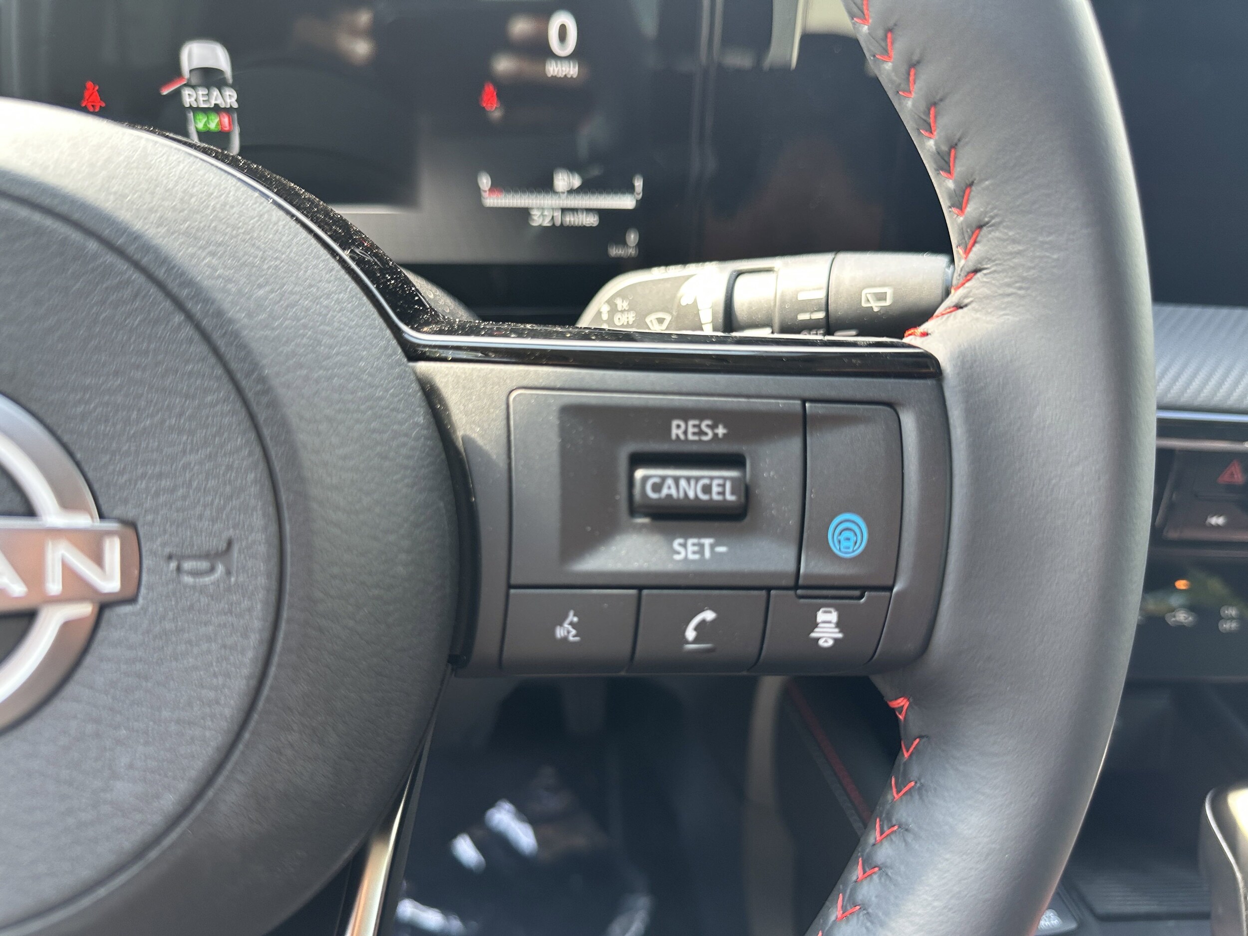 2025 Nissan Kicks SR AWD - Photo 25