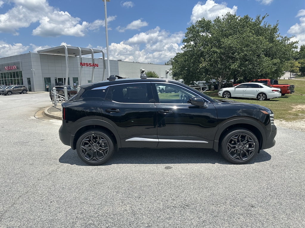 New 2026 Nissan Kicks SR SUV
