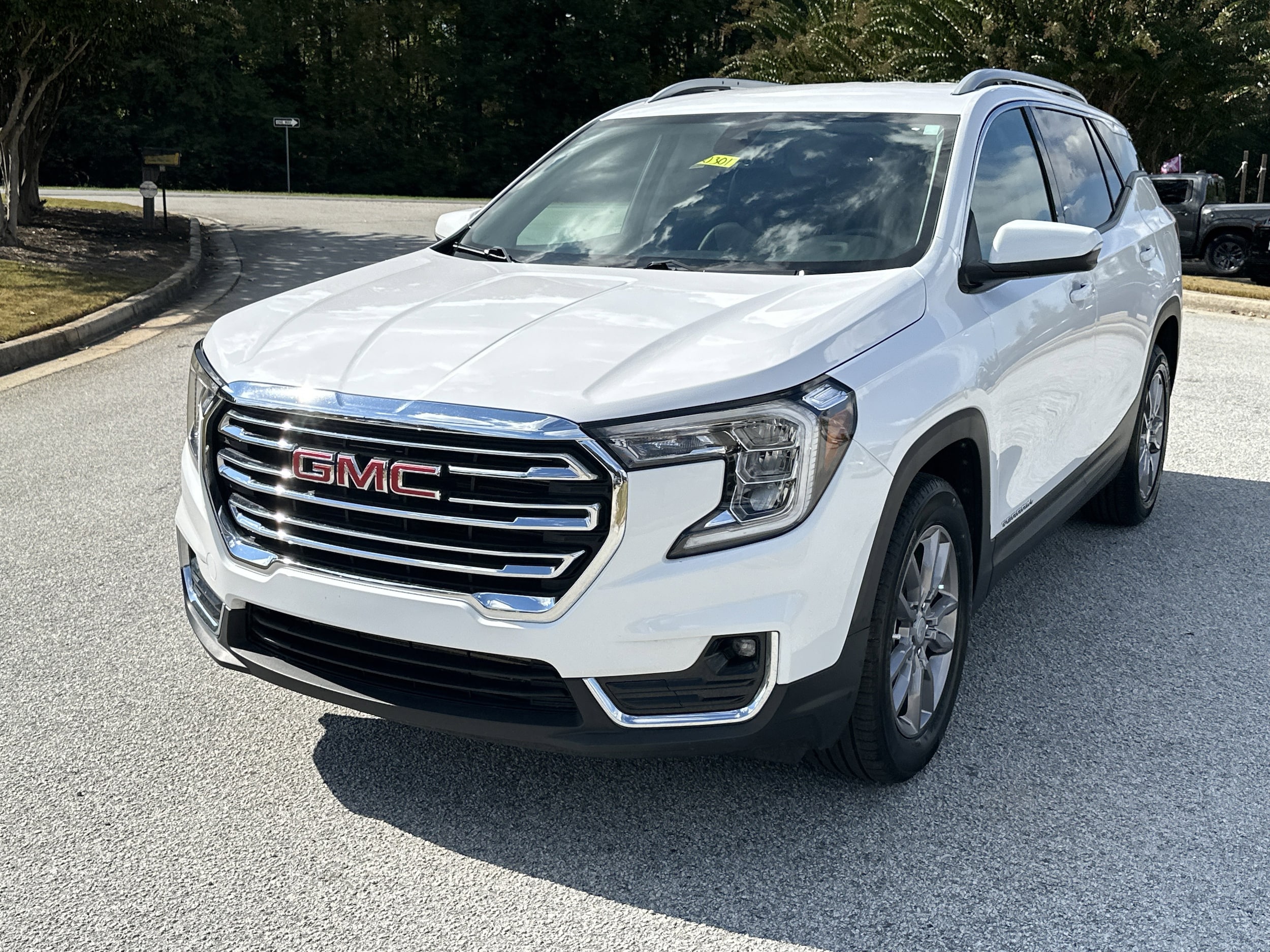 2024 GMC Terrain SLT's photo