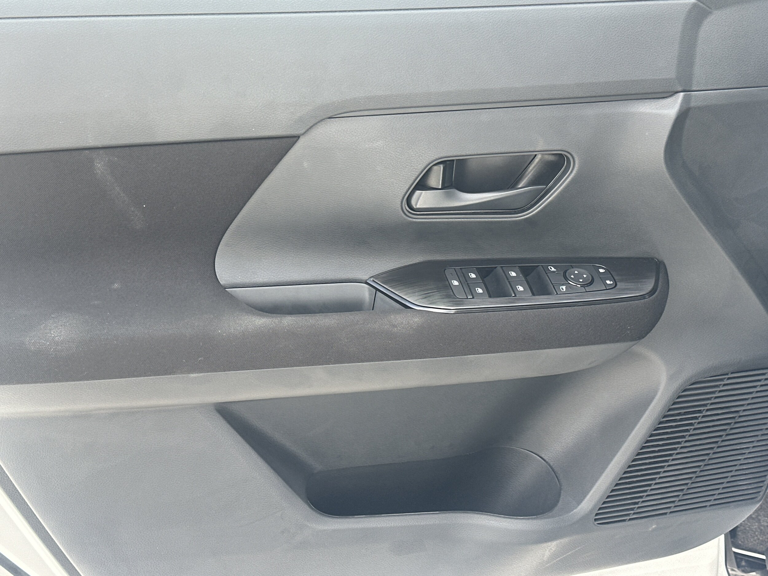 2026 Nissan KICKS S - Photo 10