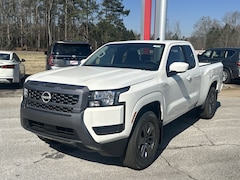 2025 Nissan Frontier SV Truck