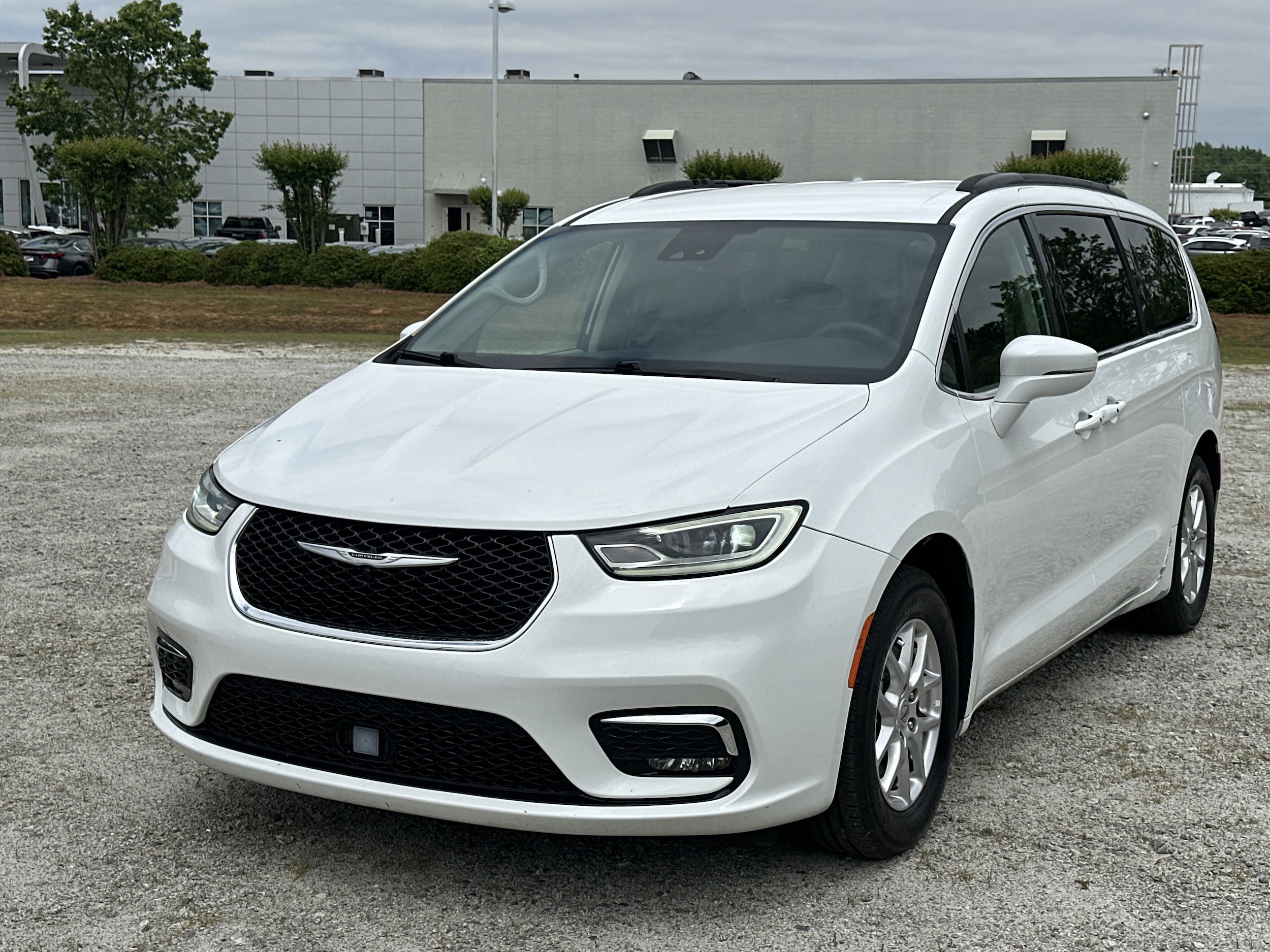 2022 Chrysler Pacifica Touring L's photo