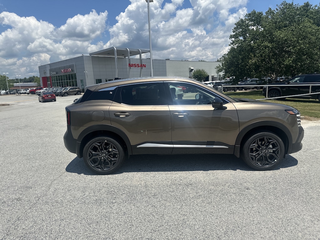 New 2026 Nissan Kicks SR SUV