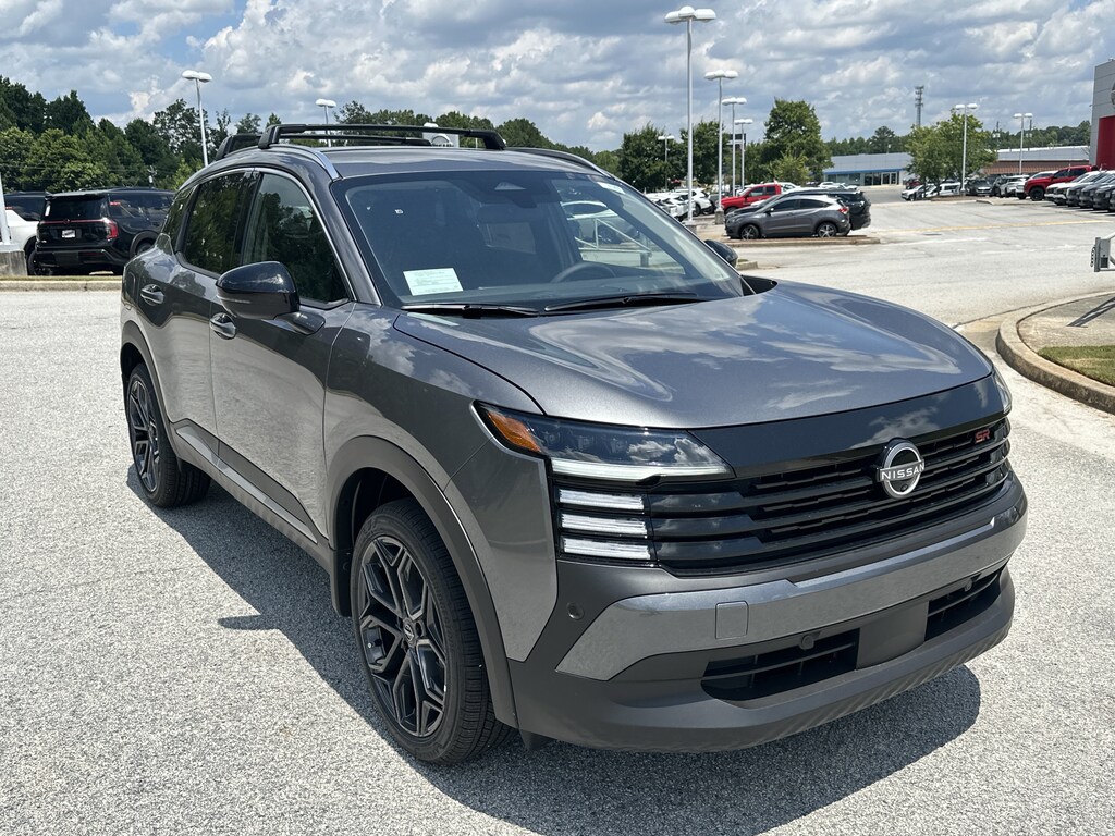 New 2026 Nissan Kicks SR SUV