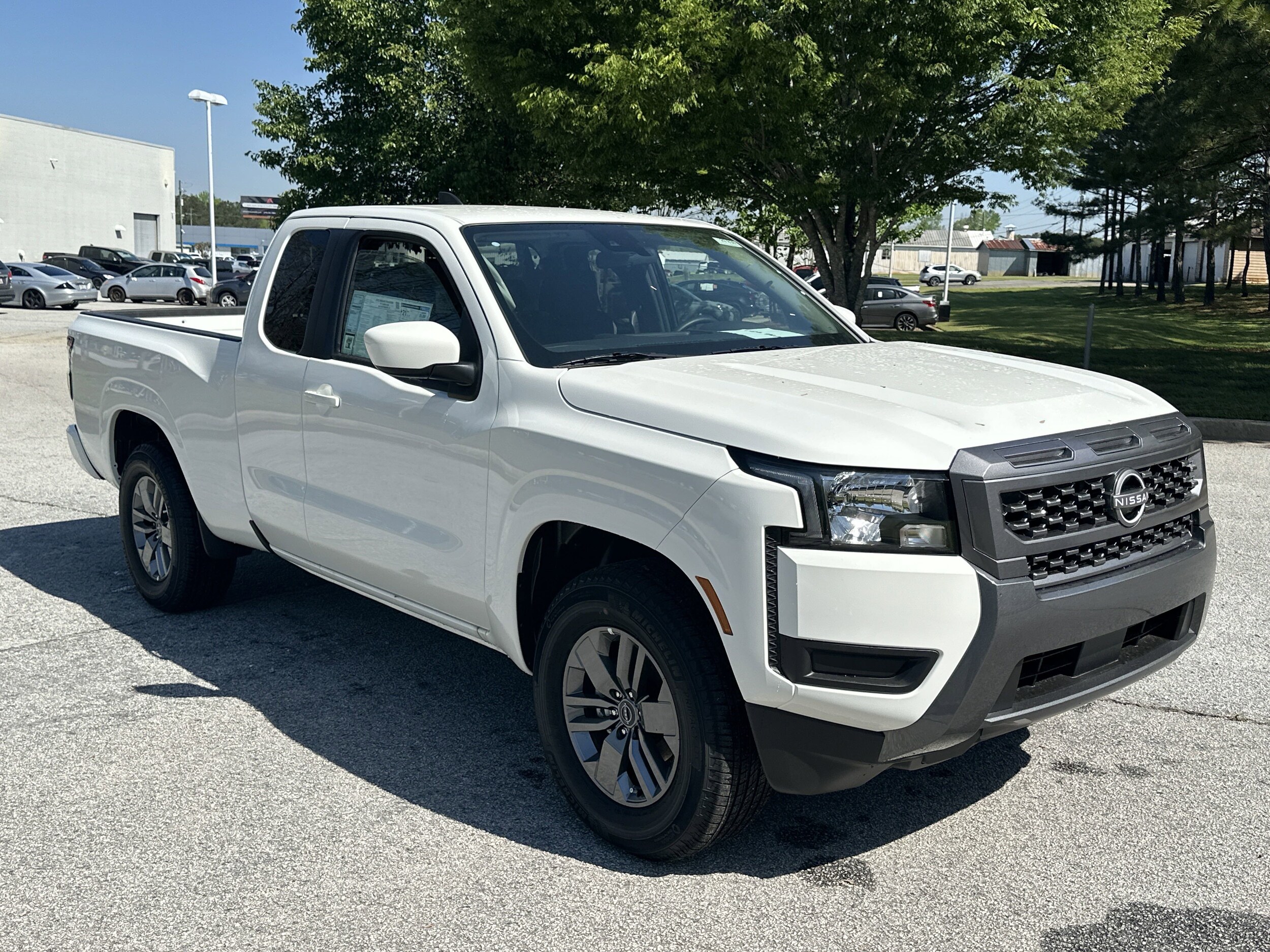 2025 Nissan Frontier SV photo 3