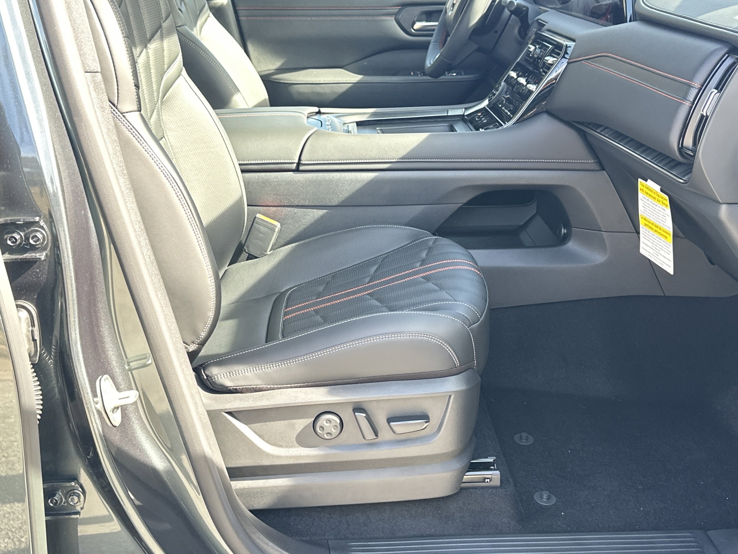2026 Nissan Armada PRO-4X - Photo 13