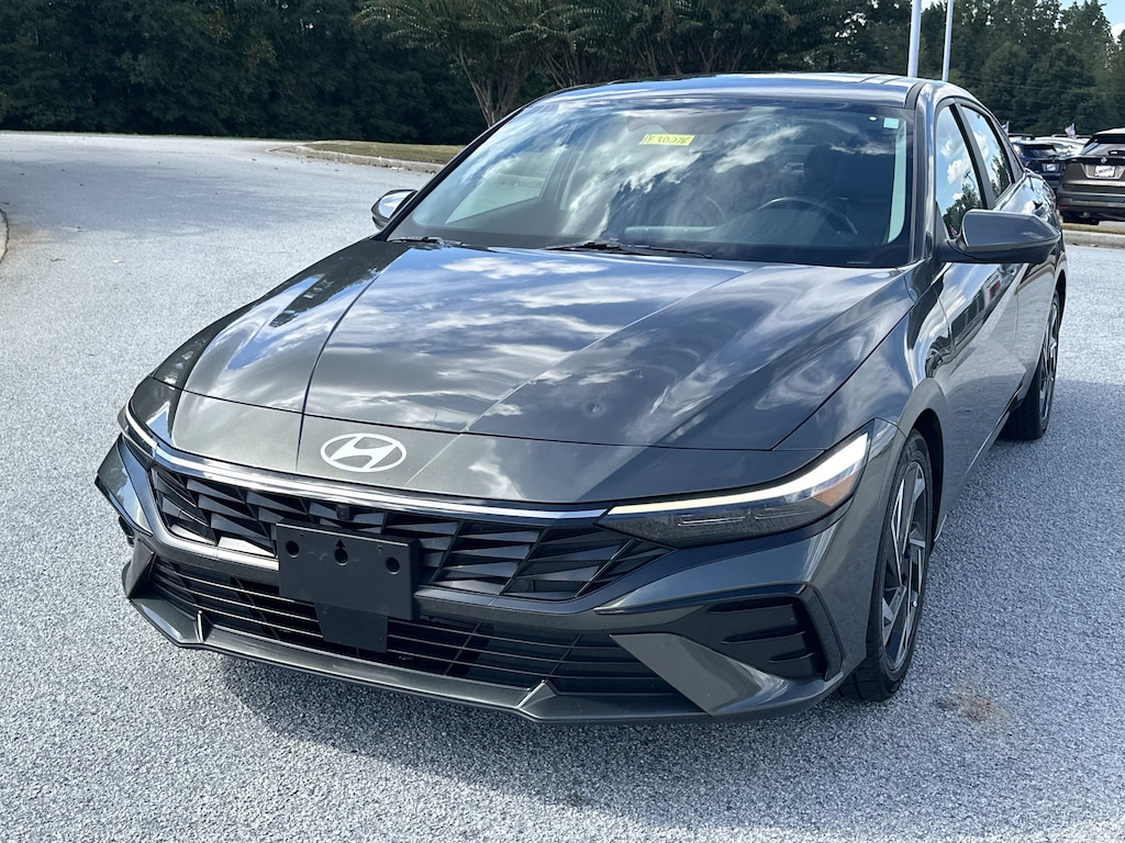 Used 2024 Hyundai Elantra Limited Sedan