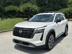 2026 Nissan Pathfinder Platinum SUV