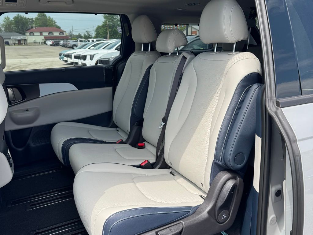 2026 Kia Carnival SX Prestige - Photo 13