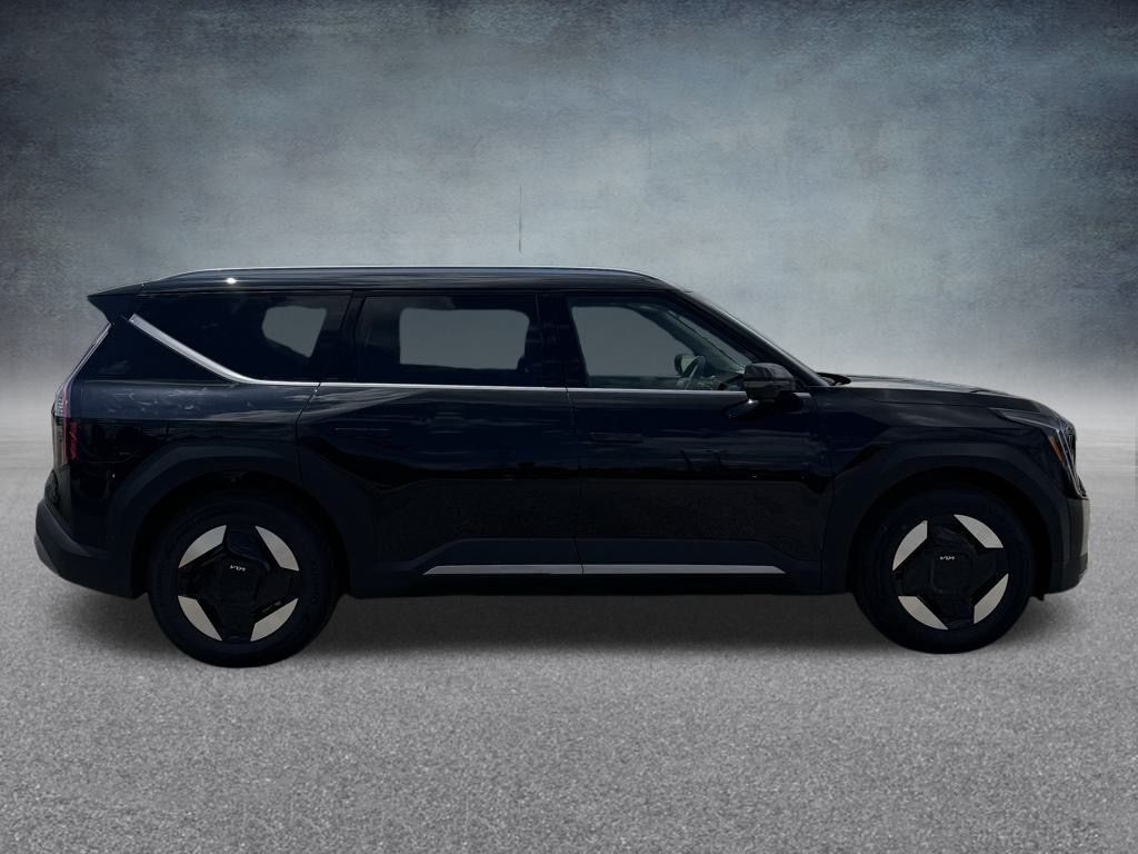 2026 Kia EV9 Land photo 4