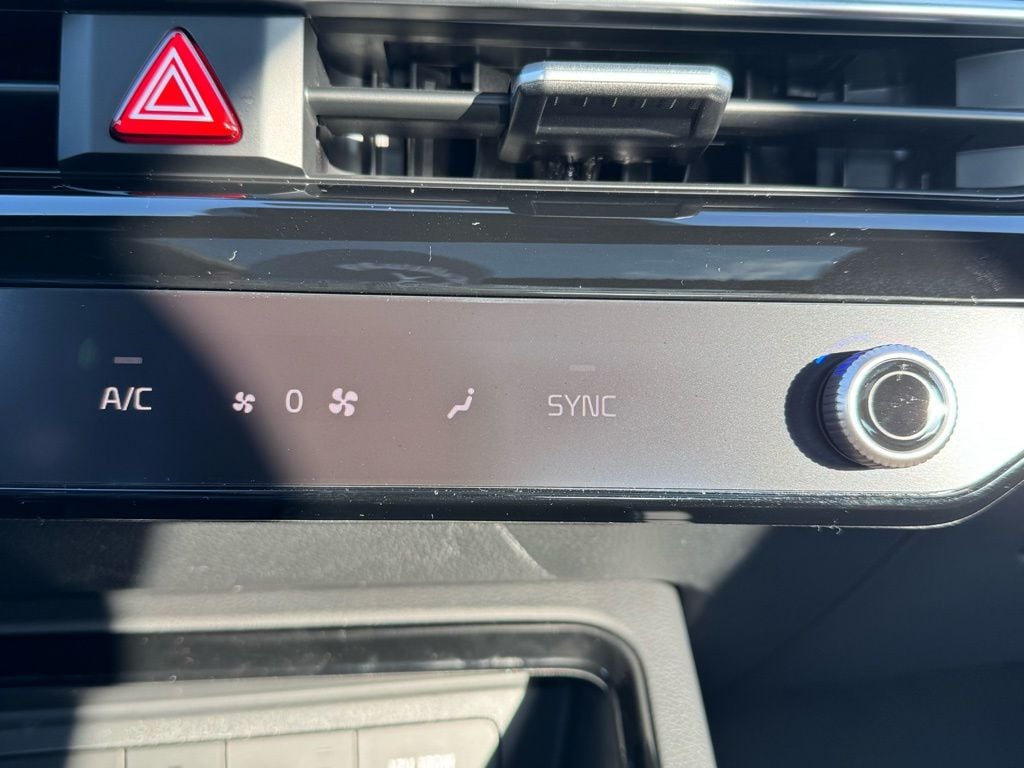 2026 Kia K5 GT-Line - Photo 22
