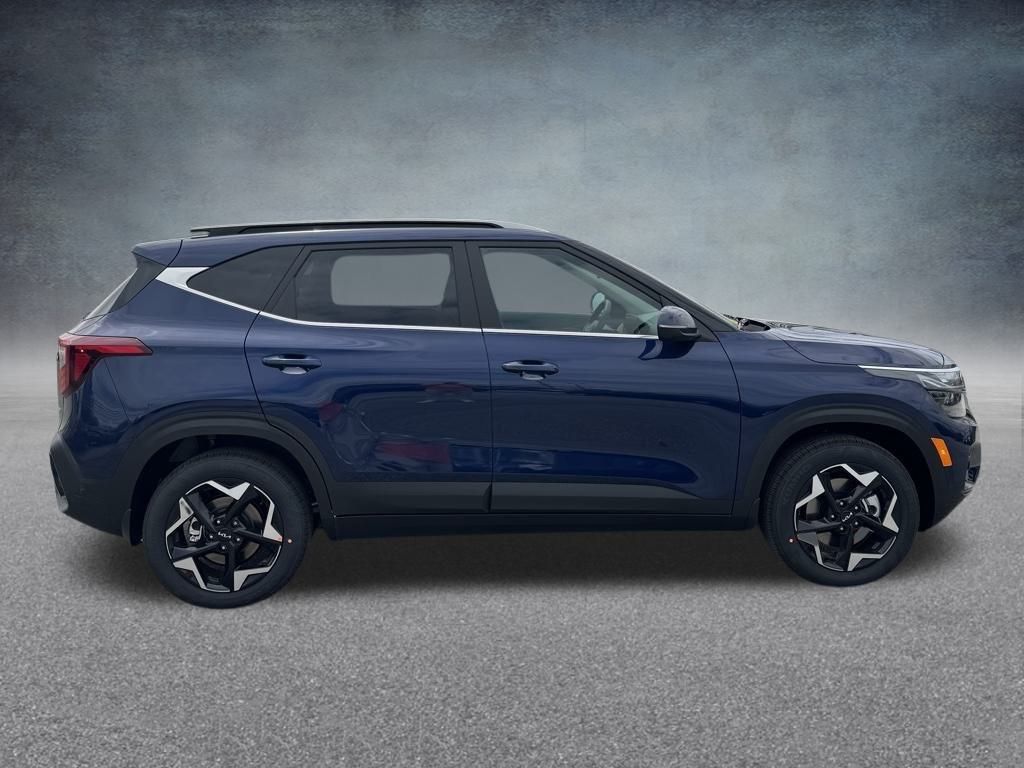 2025 Kia Seltos EX photo 4