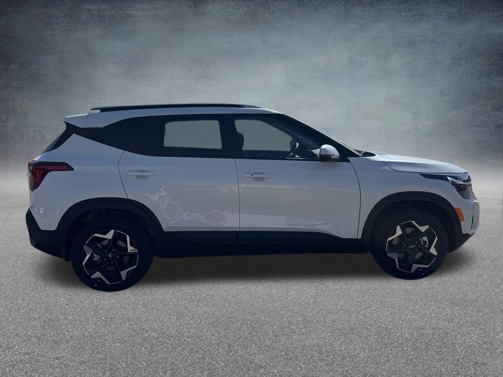 2026 Kia Seltos S photo 4