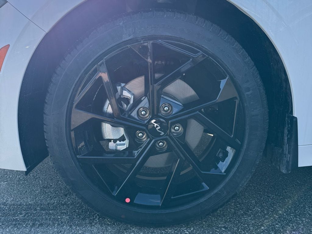 2026 Kia K5 GT-Line - Photo 9