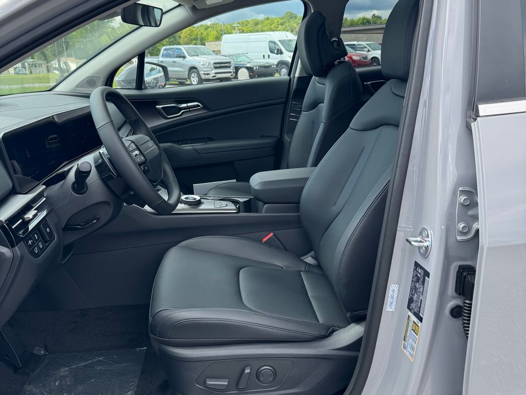 2026 Kia Sportage EX Hybrid - Photo 11