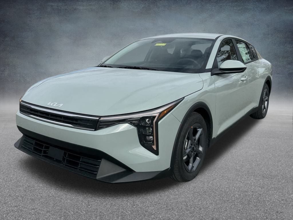 New 2025 Kia K4  Sedan