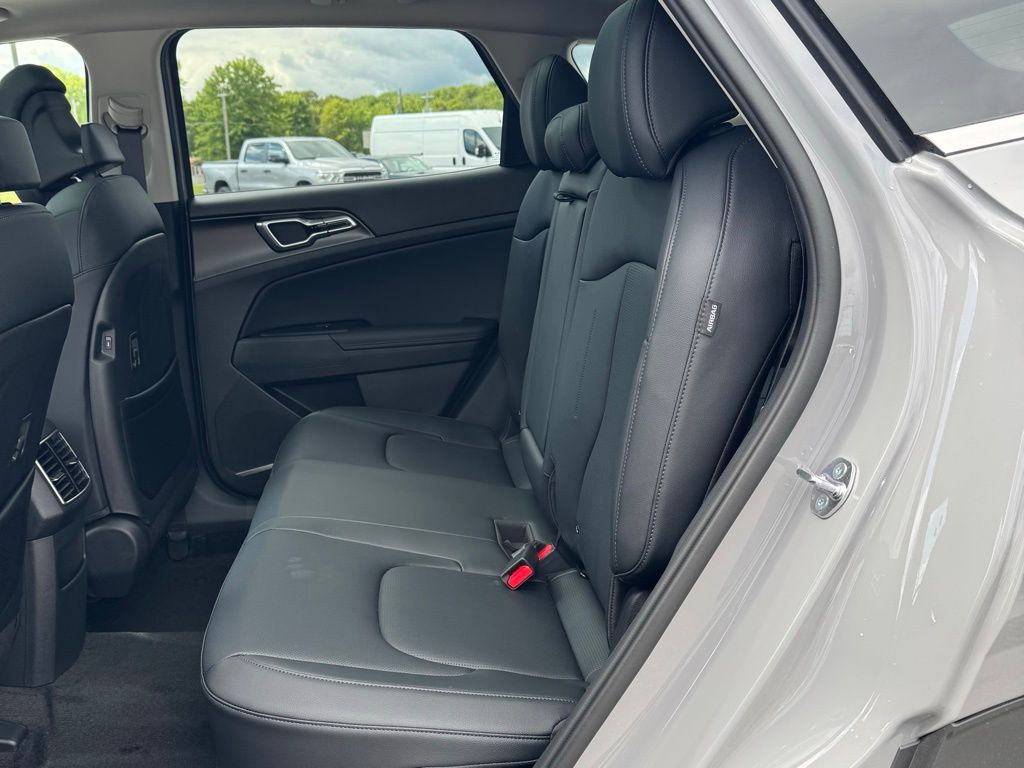2026 Kia Sportage EX Hybrid - Photo 12