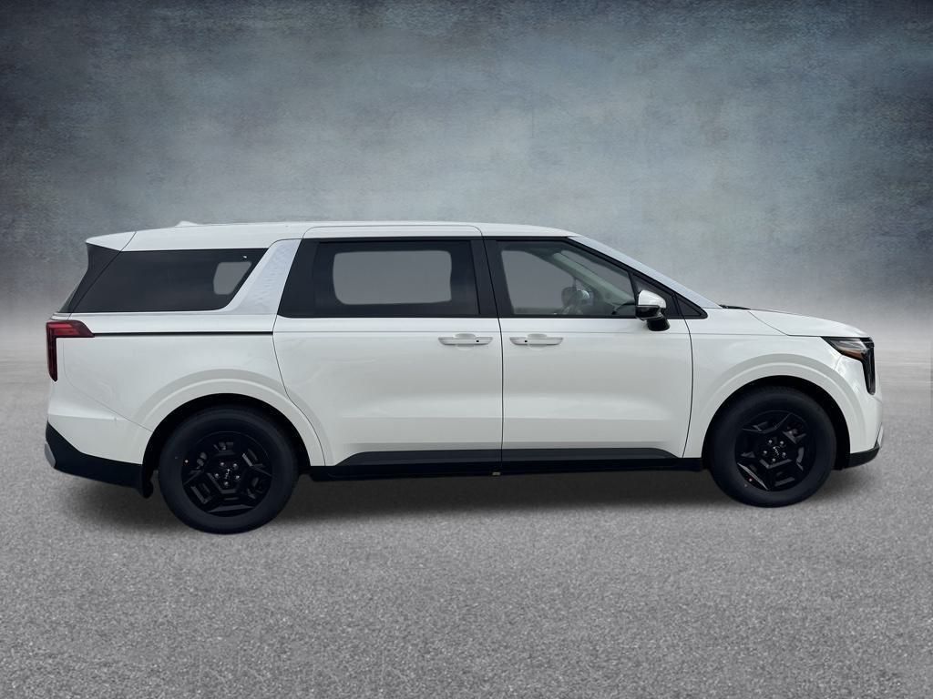 2026 Kia Carnival LXS photo 4