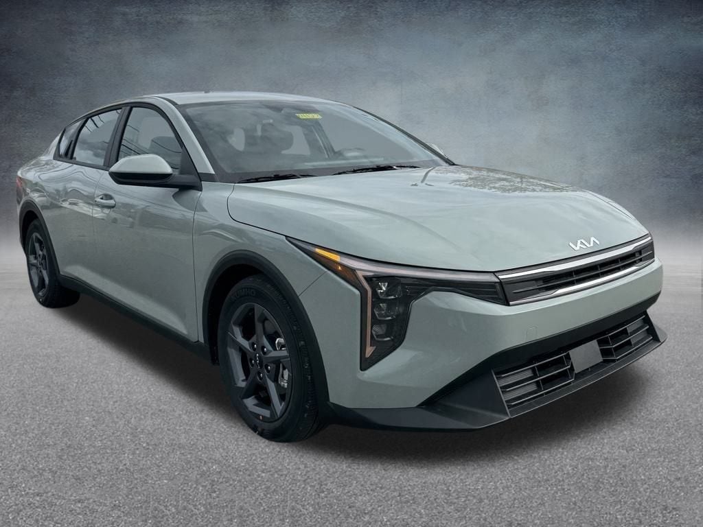 New 2025 Kia K4  Sedan