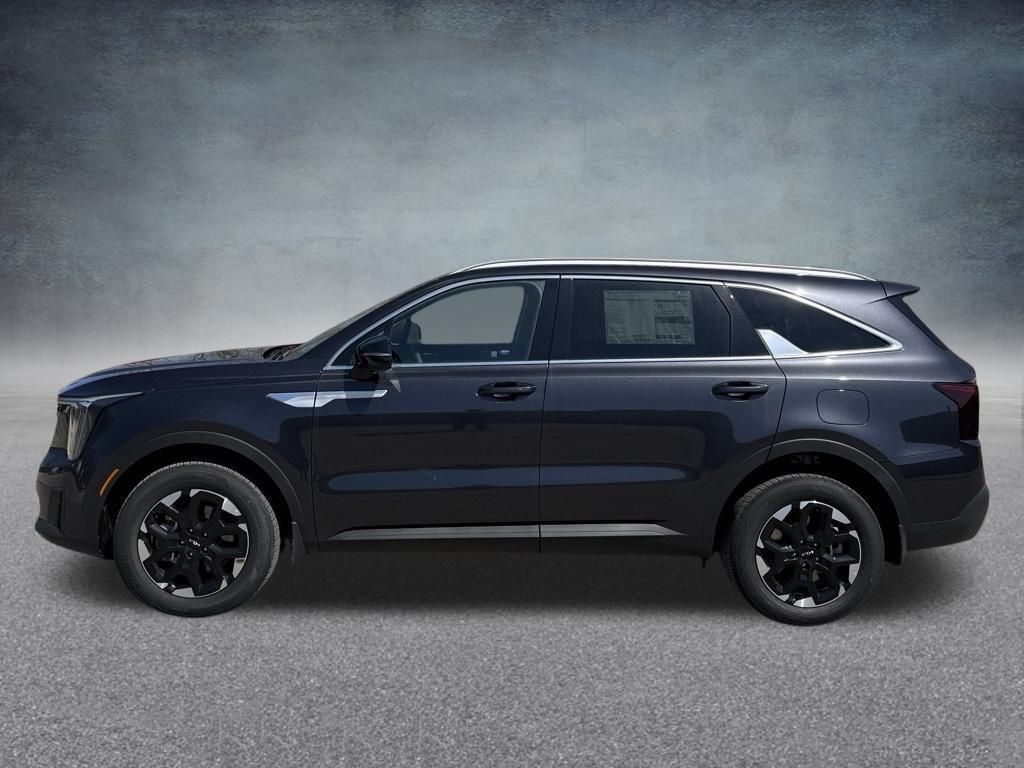 2025 Kia Sorento S photo 3