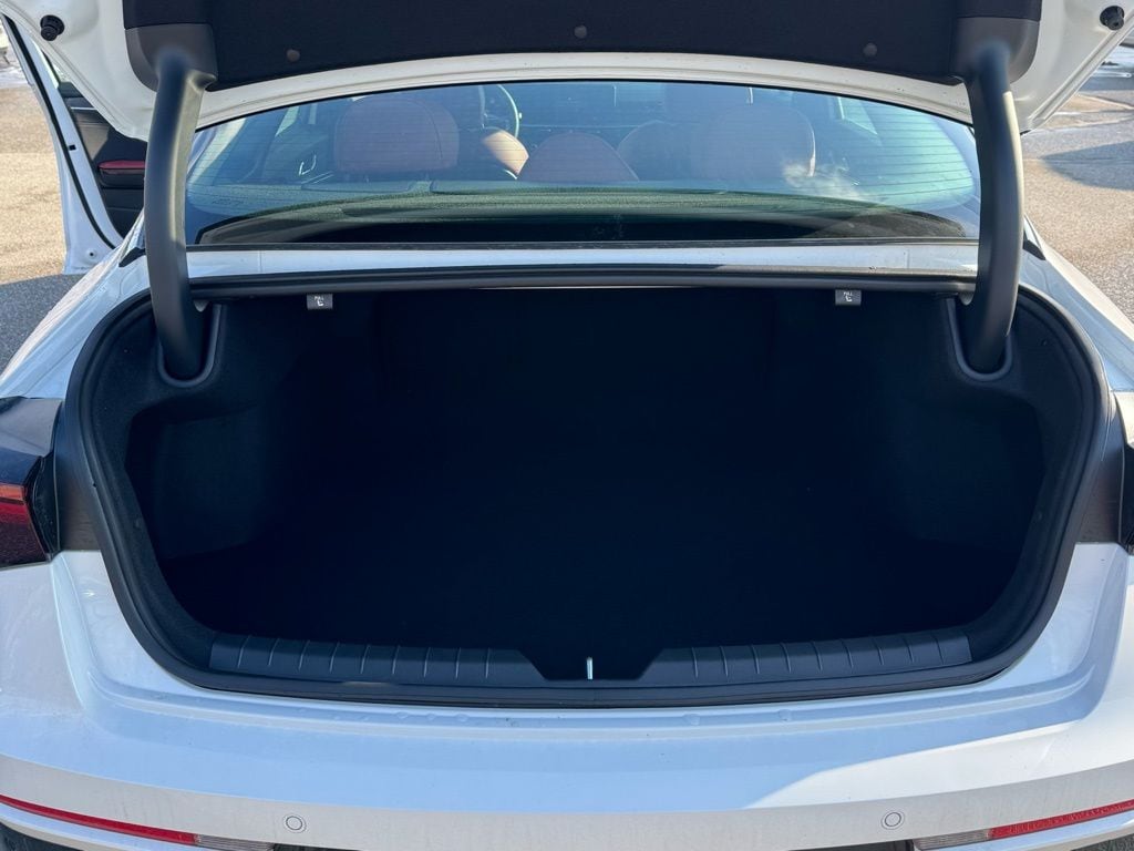 2026 Kia K5 GT-Line - Photo 7