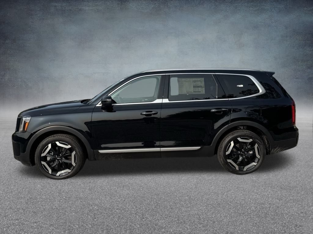 2025 Kia Telluride S photo 3