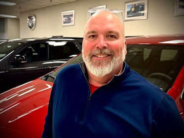 Staff member Glenn Ott from ID_2253291576e3